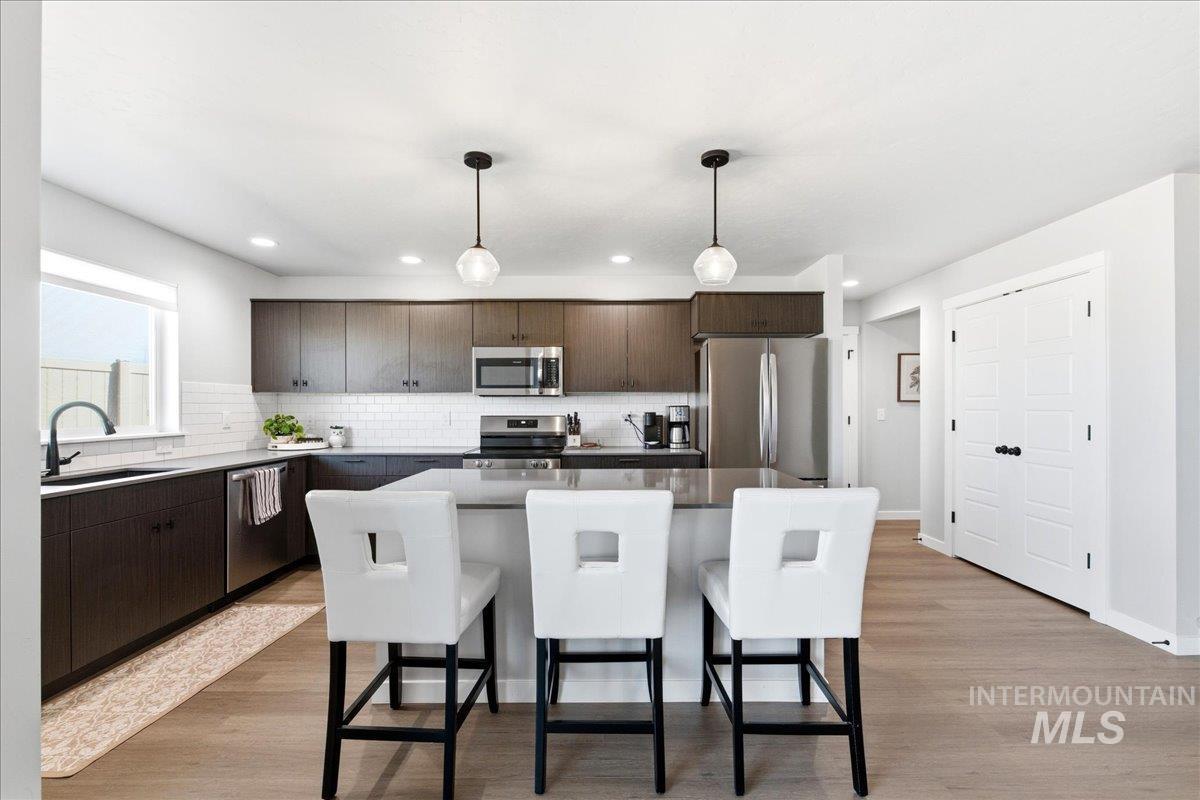 5392 S Memory Place, Meridian, Idaho 83642, 5 Bedrooms, 2.5 Bathrooms, Residential For Sale, Price $599,000,MLS 98984608