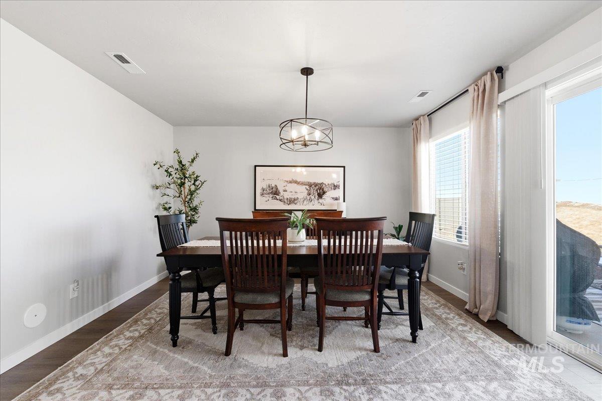 5392 S Memory Place, Meridian, Idaho 83642, 5 Bedrooms, 2.5 Bathrooms, Residential For Sale, Price $599,000,MLS 98984608