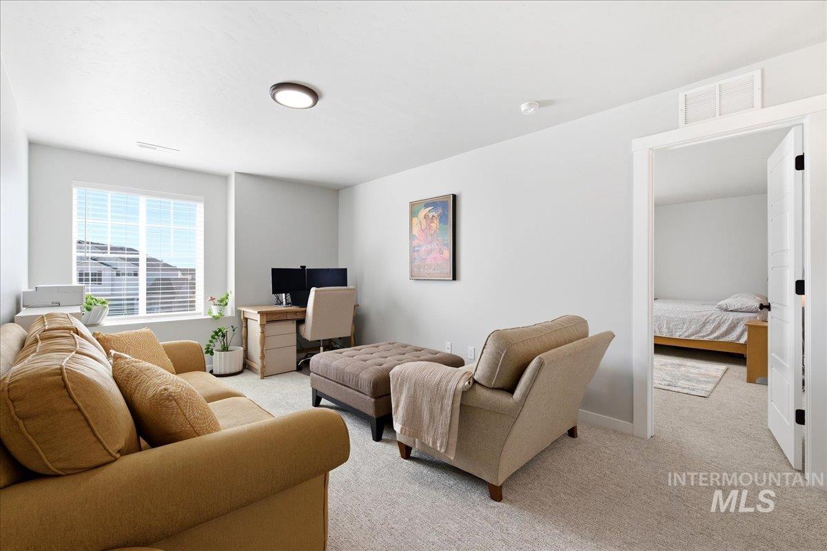 5392 S Memory Place, Meridian, Idaho 83642, 5 Bedrooms, 2.5 Bathrooms, Residential For Sale, Price $599,000,MLS 98984608