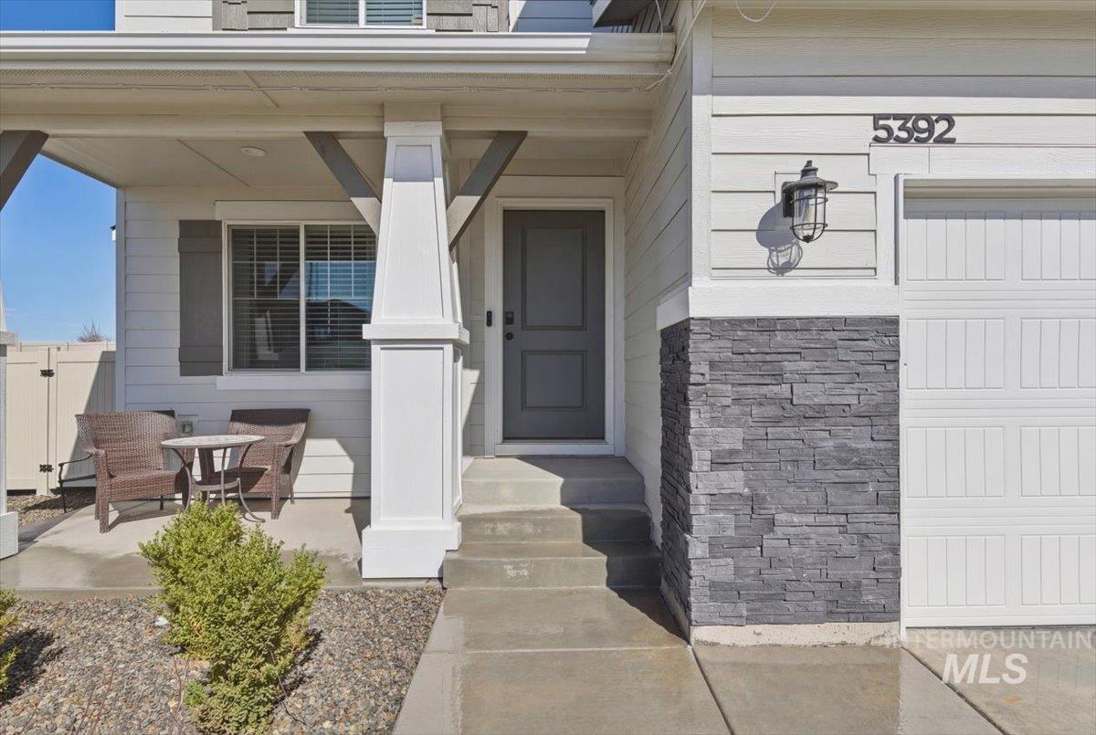 5392 S Memory Place, Meridian, Idaho 83642, 5 Bedrooms, 2.5 Bathrooms, Residential For Sale, Price $599,000,MLS 98984608