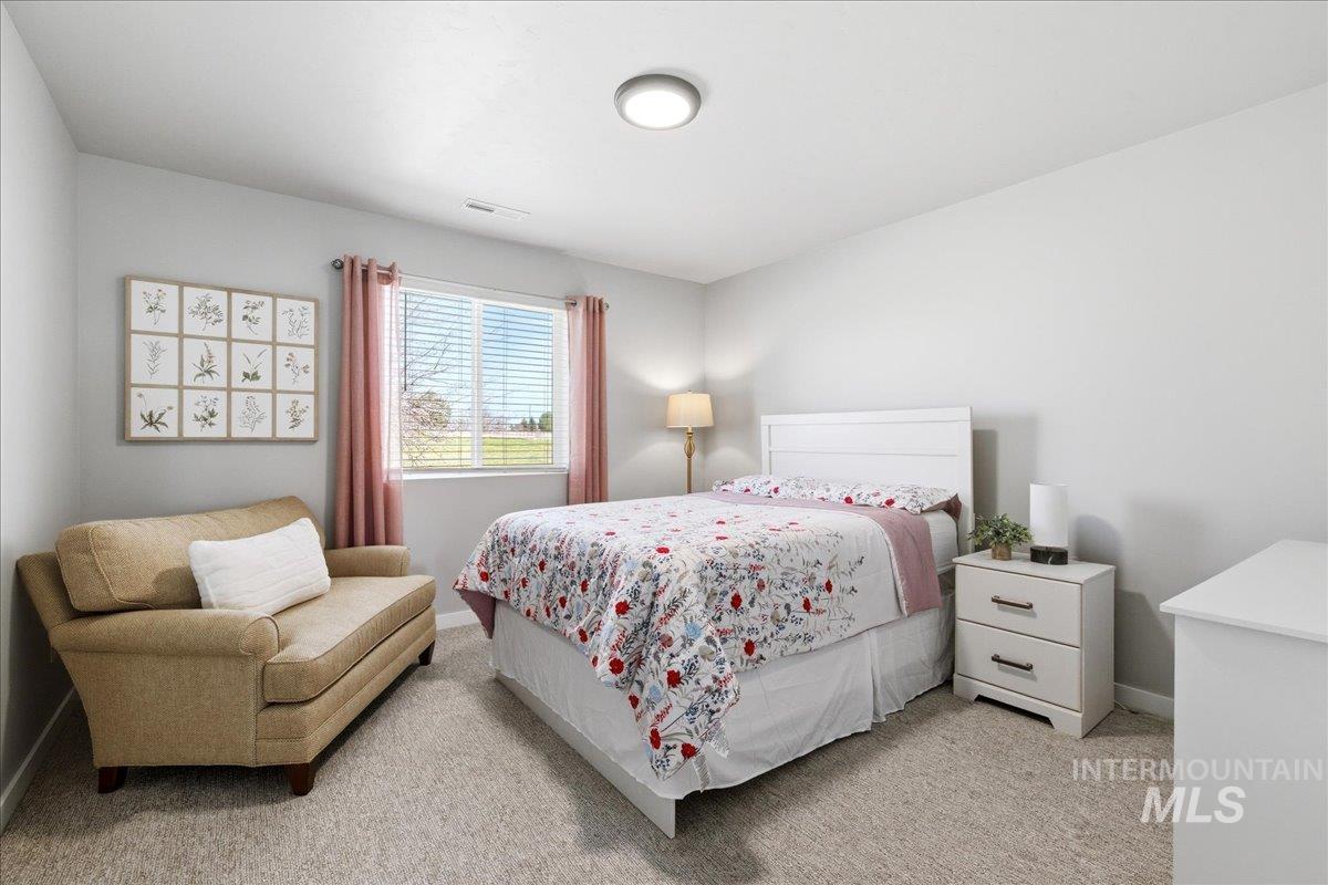 5392 S Memory Place, Meridian, Idaho 83642, 5 Bedrooms, 2.5 Bathrooms, Residential For Sale, Price $599,000,MLS 98984608