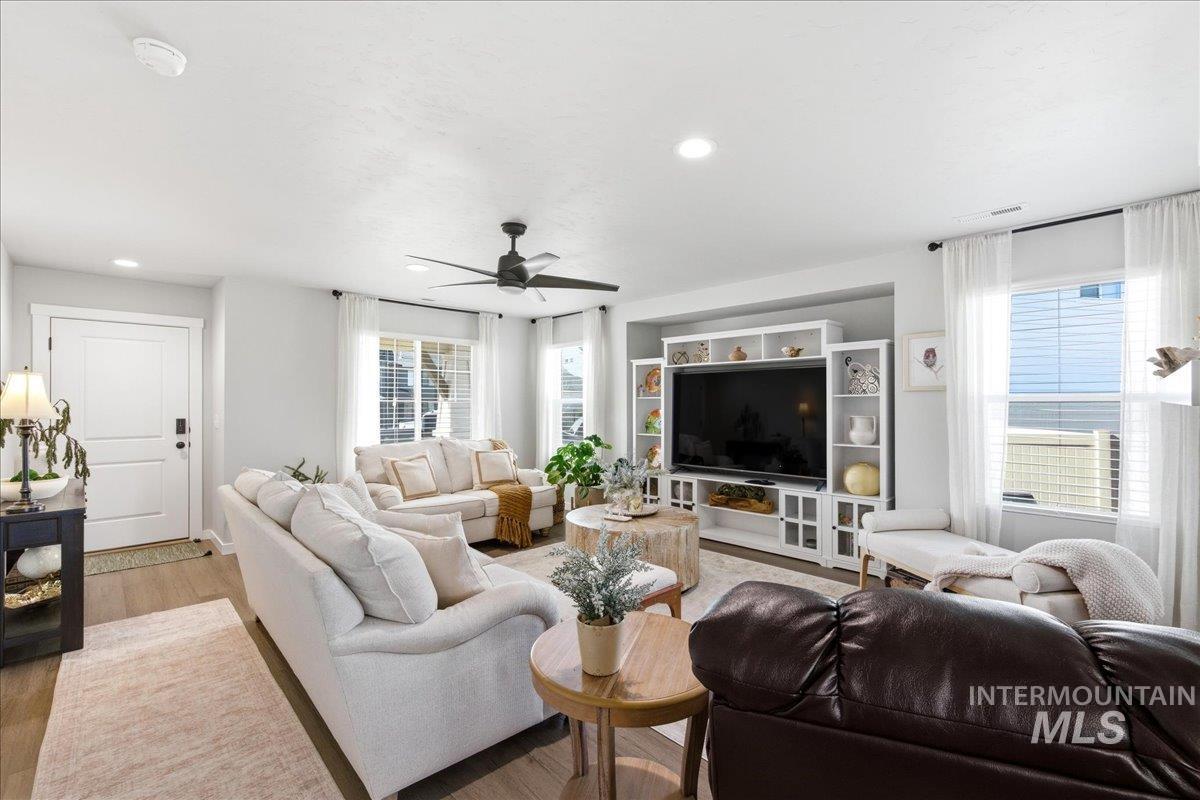 5392 S Memory Place, Meridian, Idaho 83642, 5 Bedrooms, 2.5 Bathrooms, Residential For Sale, Price $599,000,MLS 98984608