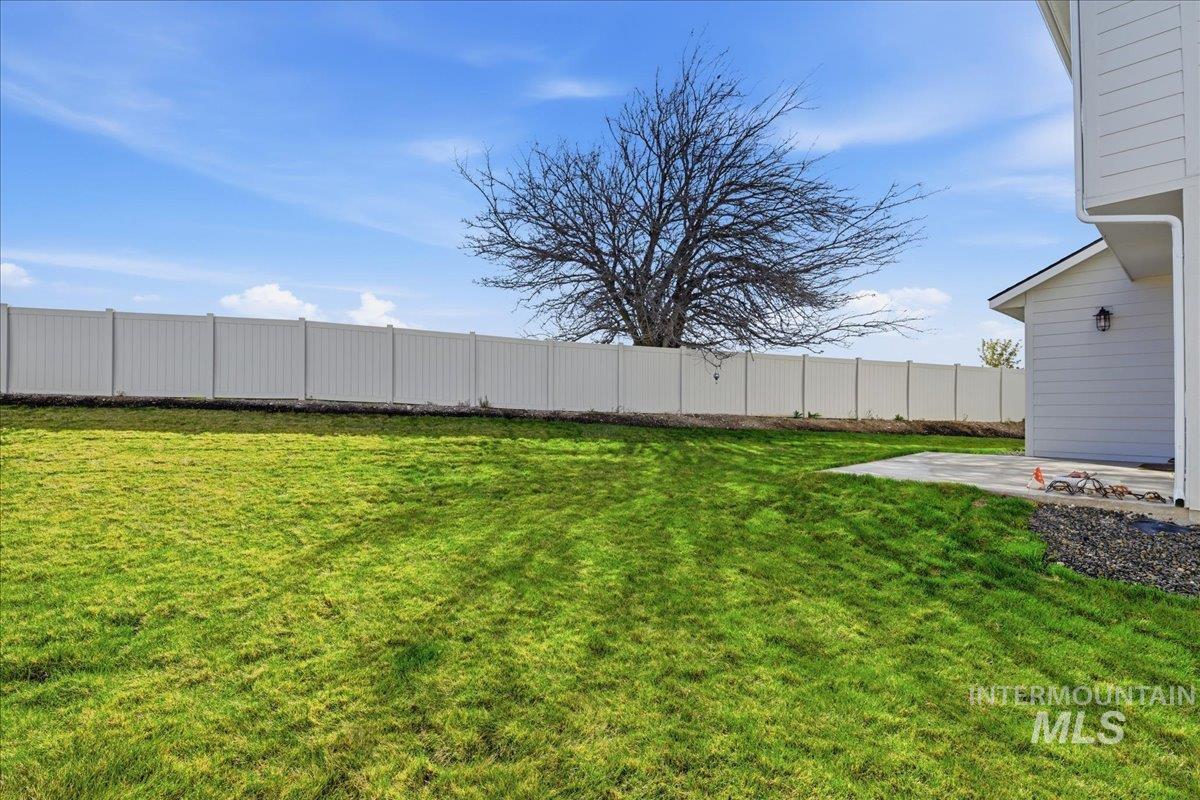 5392 S Memory Place, Meridian, Idaho 83642, 5 Bedrooms, 2.5 Bathrooms, Residential For Sale, Price $599,000,MLS 98984608
