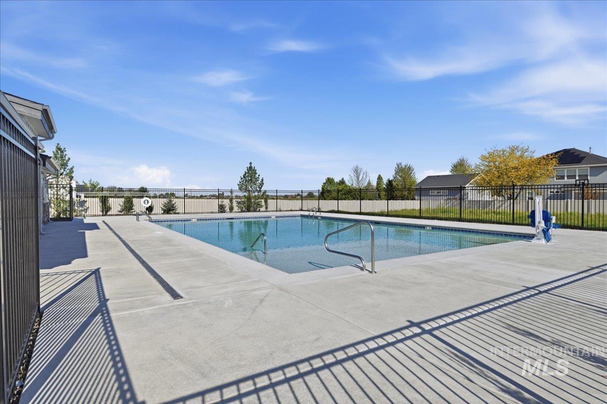5392 S Memory Place, Meridian, Idaho 83642, 5 Bedrooms, 2.5 Bathrooms, Residential For Sale, Price $599,000,MLS 98984608