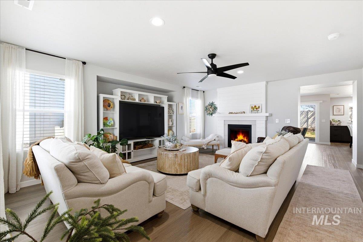 5392 S Memory Place, Meridian, Idaho 83642, 5 Bedrooms, 2.5 Bathrooms, Residential For Sale, Price $599,000,MLS 98984608