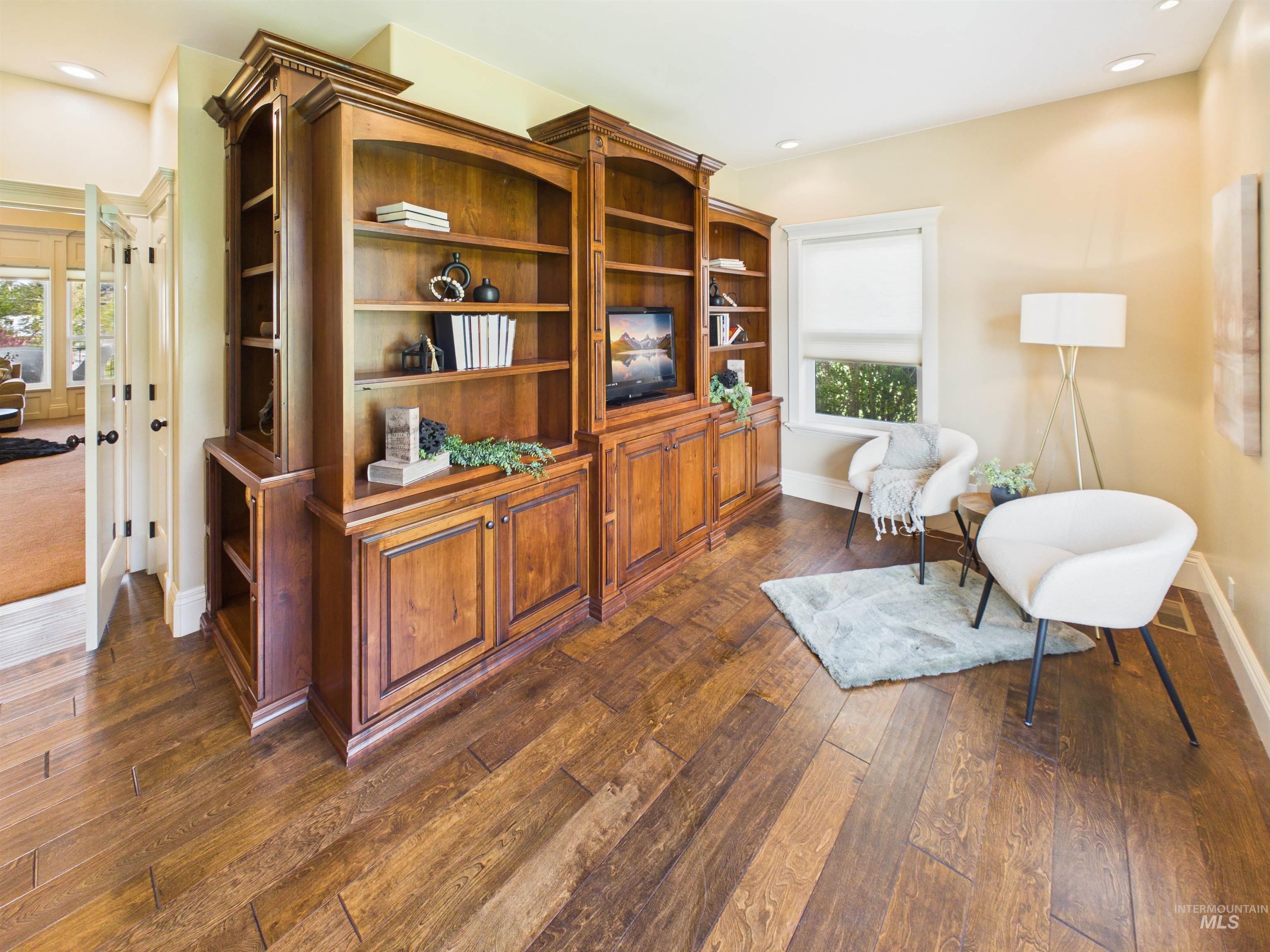 20 W 218 S, Burley, Idaho 83318, 6 Bedrooms, 5 Bathrooms, Residential For Sale, Price $985,000,MLS 98984610
