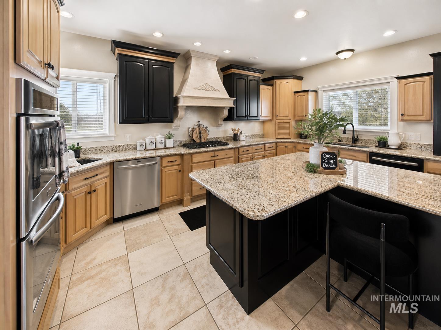 20 W 218 S, Burley, Idaho 83318, 6 Bedrooms, 5 Bathrooms, Residential For Sale, Price $985,000,MLS 98984610