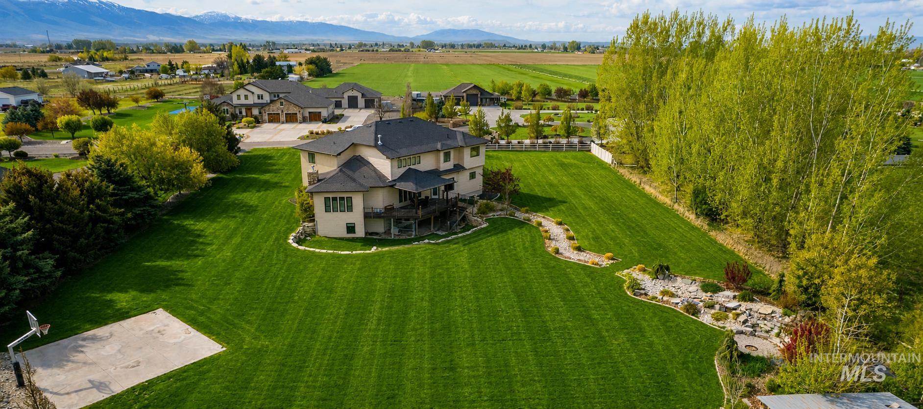 20 W 218 S, Burley, Idaho 83318, 6 Bedrooms, 5 Bathrooms, Residential For Sale, Price $985,000,MLS 98984610