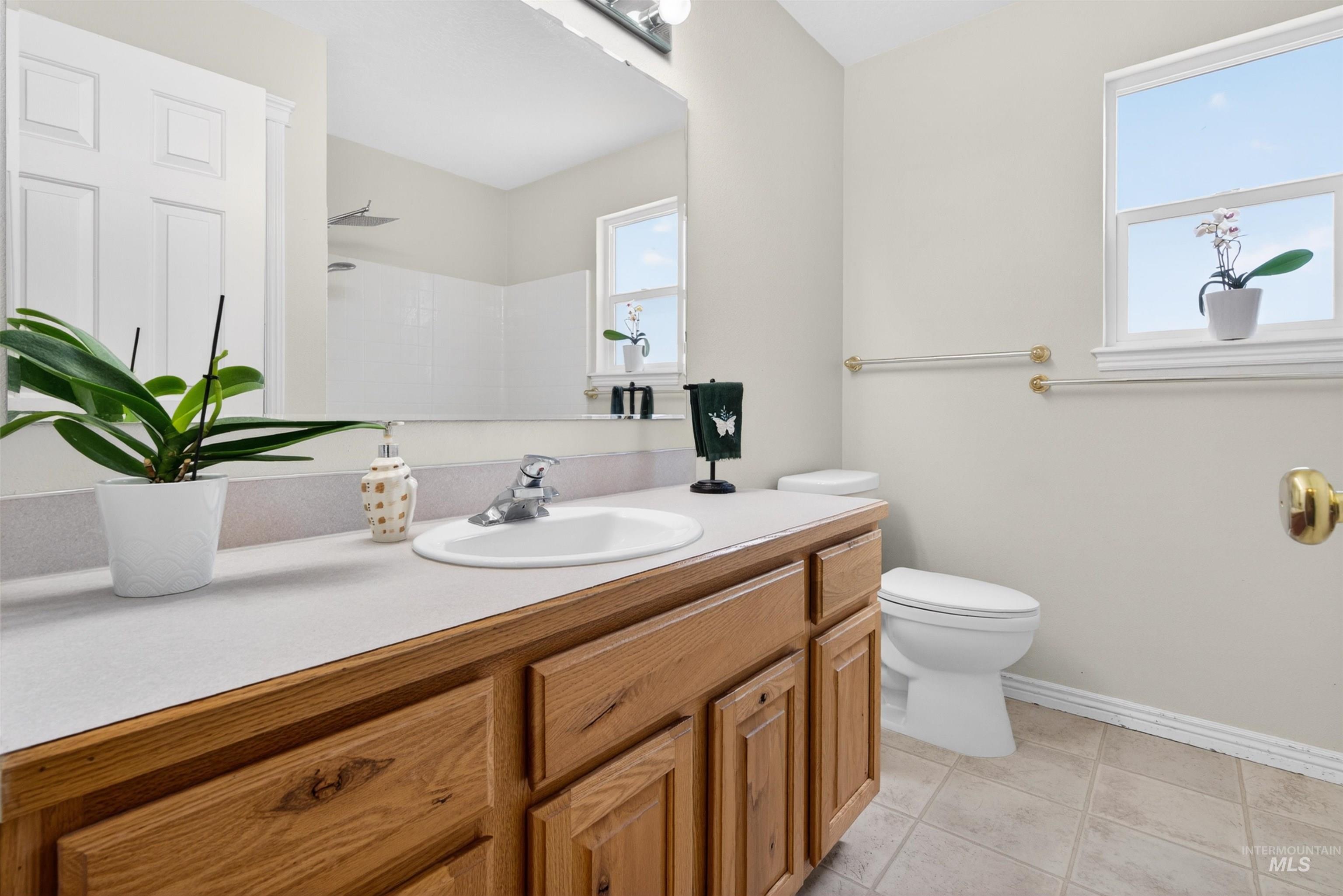 2314 S Wildrye Way, Nampa, Idaho 83686, 3 Bedrooms, 2 Bathrooms, Residential For Sale, Price $450,000,MLS 98984611