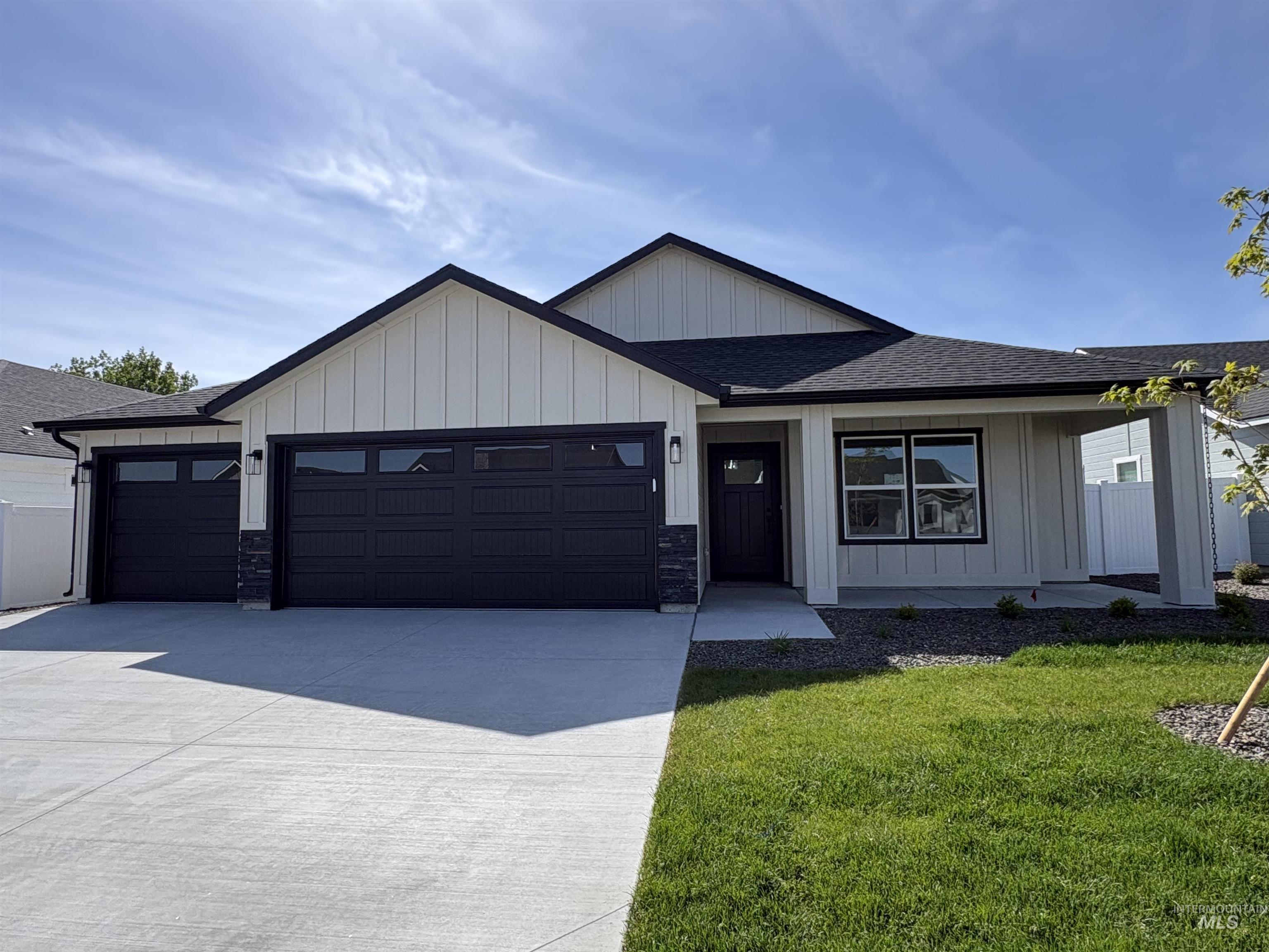 321 N 11th. St., Parma, Idaho 83660, 3 Bedrooms, 2 Bathrooms, Residential For Sale, Price $374,999,MLS 98984615