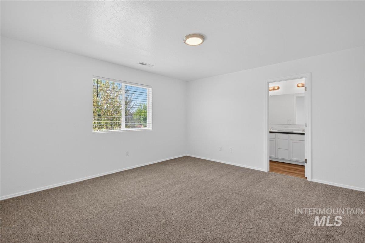 913 W Apple Pine St, Meridian, Idaho 83646-6058, 3 Bedrooms, 2.5 Bathrooms, Residential For Sale, Price $389,990,MLS 98984616