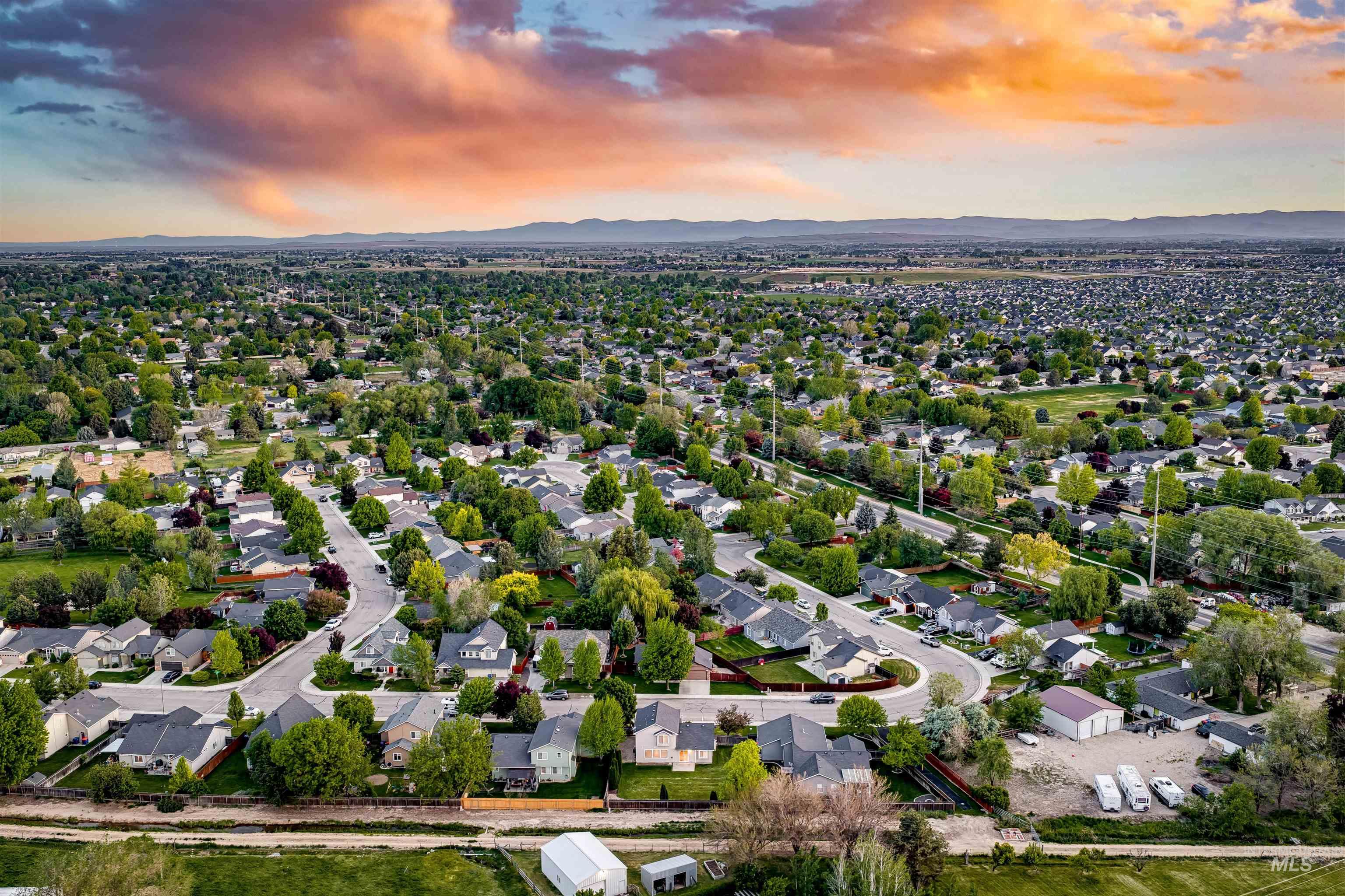 4652 S Whitmore Way, Boise, Idaho 83709, 3 Bedrooms, 2.5 Bathrooms, Residential For Sale, Price $437,500, 98984623