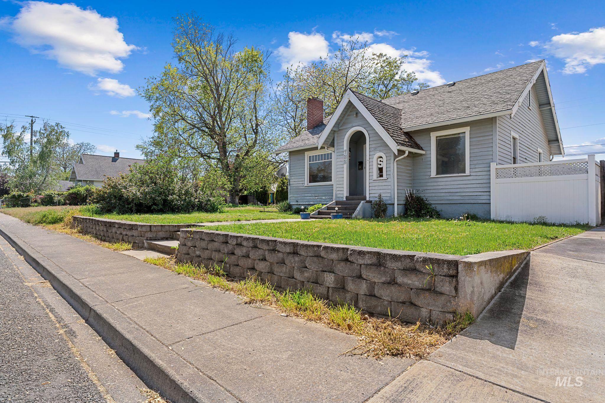 732 4th Street, Clarkston, Washington 99403, 2 Bedrooms, 1 Bathroom, Residential For Sale, Price $250,000, 98984626