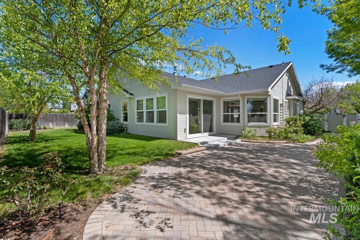 3611 N Price Way, Meridian, Idaho 83646, 3 Bedrooms, 2 Bathrooms, Residential For Sale, Price $549,990,MLS 98984635