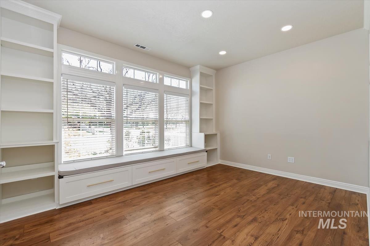 3611 N Price Way, Meridian, Idaho 83646, 3 Bedrooms, 2 Bathrooms, Residential For Sale, Price $549,990,MLS 98984635