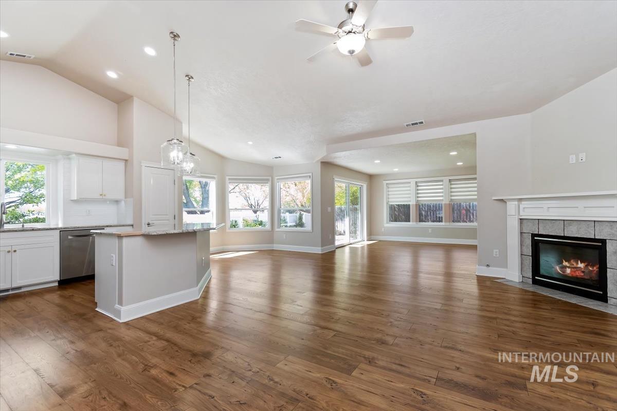 3611 N Price Way, Meridian, Idaho 83646, 3 Bedrooms, 2 Bathrooms, Residential For Sale, Price $549,990,MLS 98984635