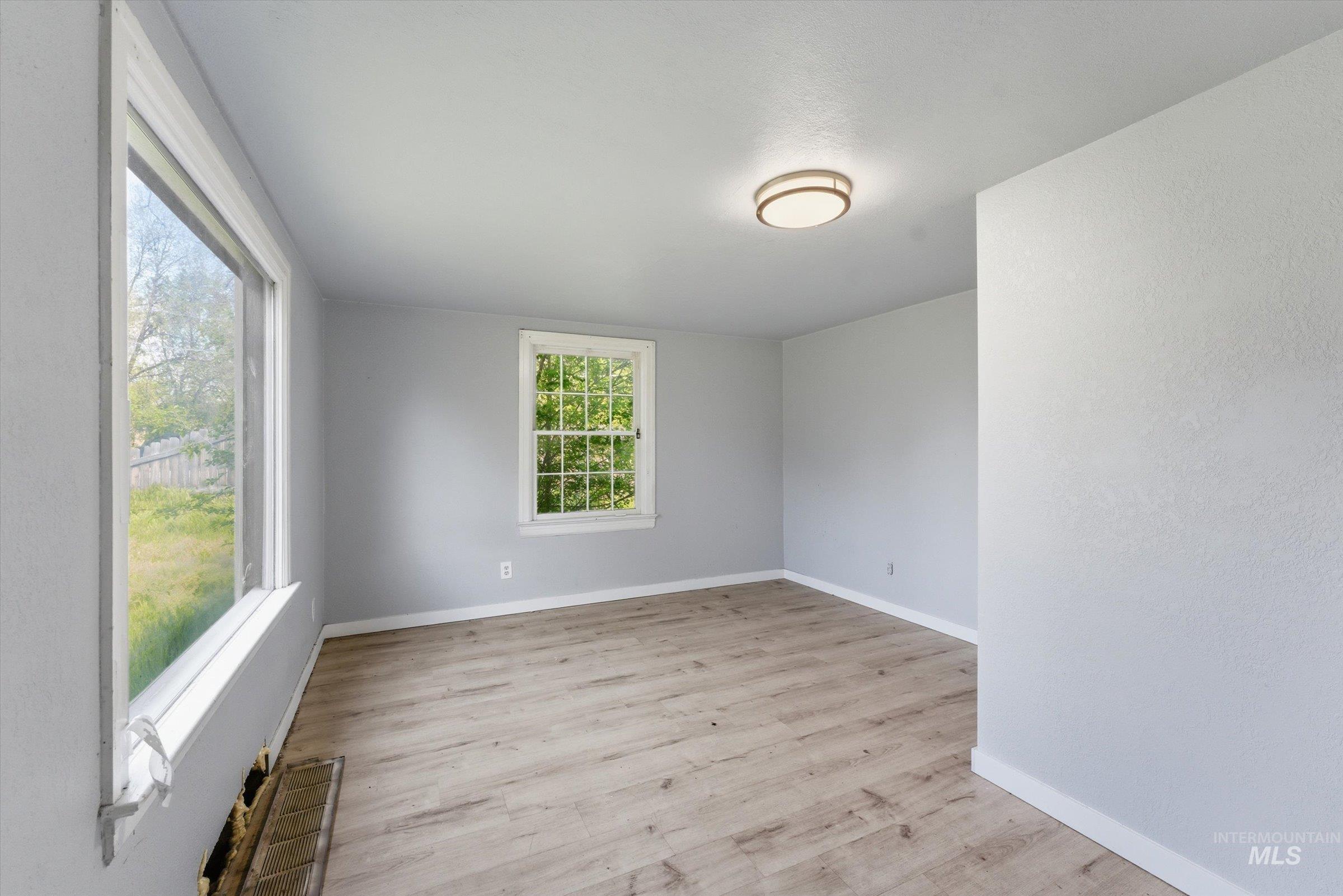 4803 W Targee St, Boise, Idaho 83705, 2 Bedrooms, 1 Bathroom, Residential For Sale, Price $385,000, 98984637