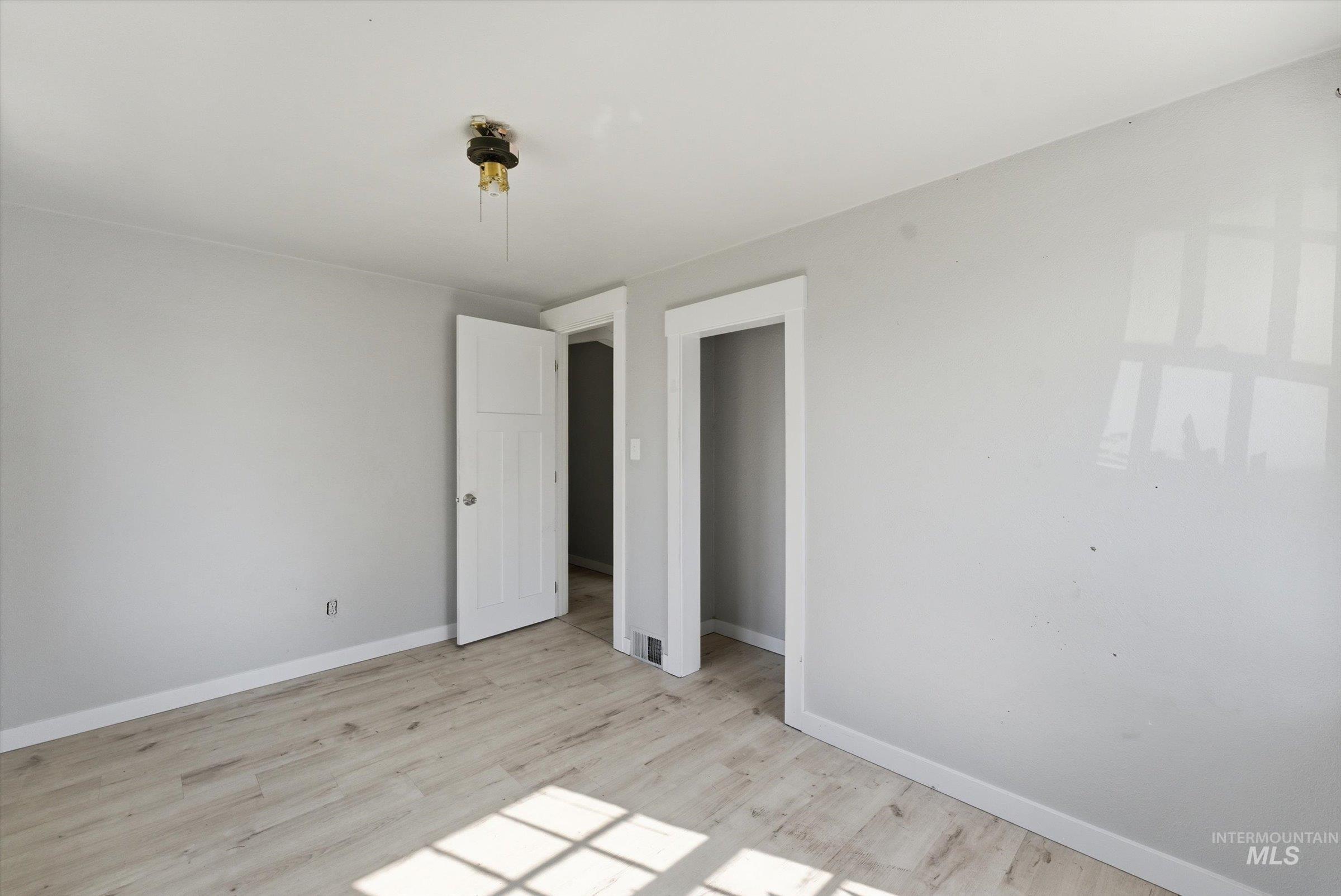 4803 W Targee St, Boise, Idaho 83705, 2 Bedrooms, 1 Bathroom, Residential For Sale, Price $385,000, 98984637