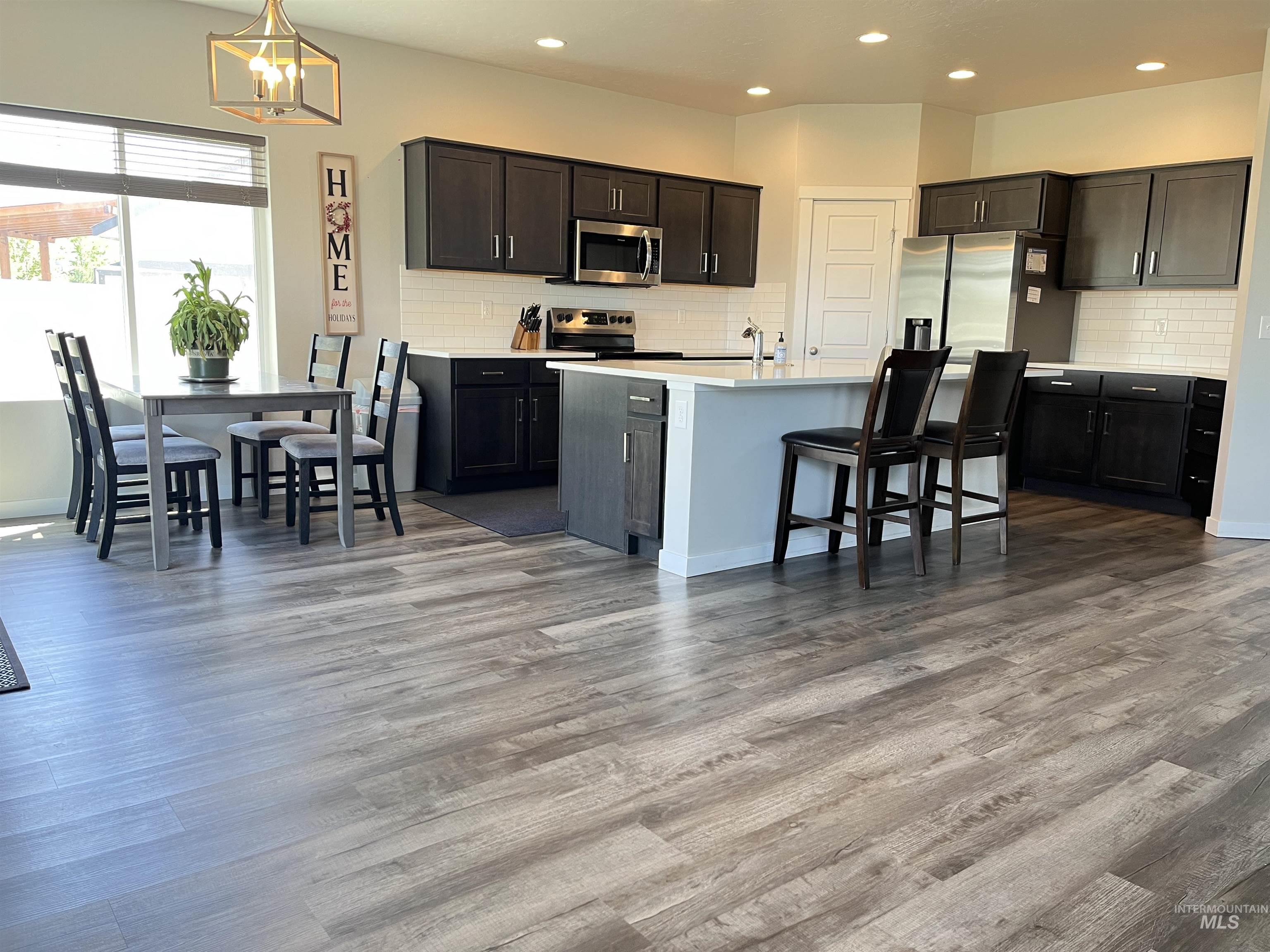 3508 S Edge Rim Way, Meridian, Idaho 83642, 4 Bedrooms, 3 Bathrooms, Residential For Sale, Price $789,000, 98984638