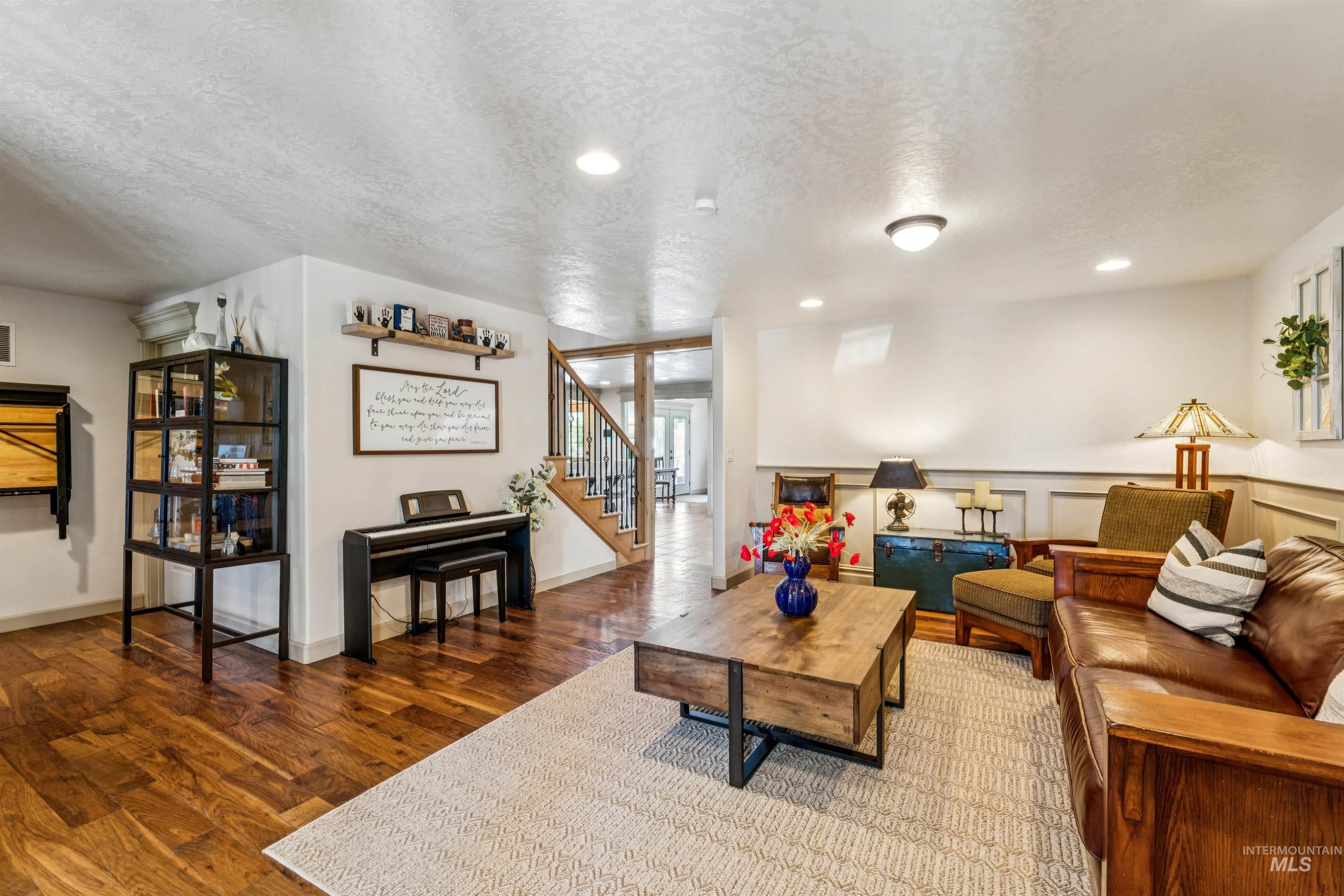 1550 S Artesian Road, Eagle, Idaho 83616, 4 Bedrooms, 3.5 Bathrooms, Residential For Sale, Price $2,290,000,MLS 98984640