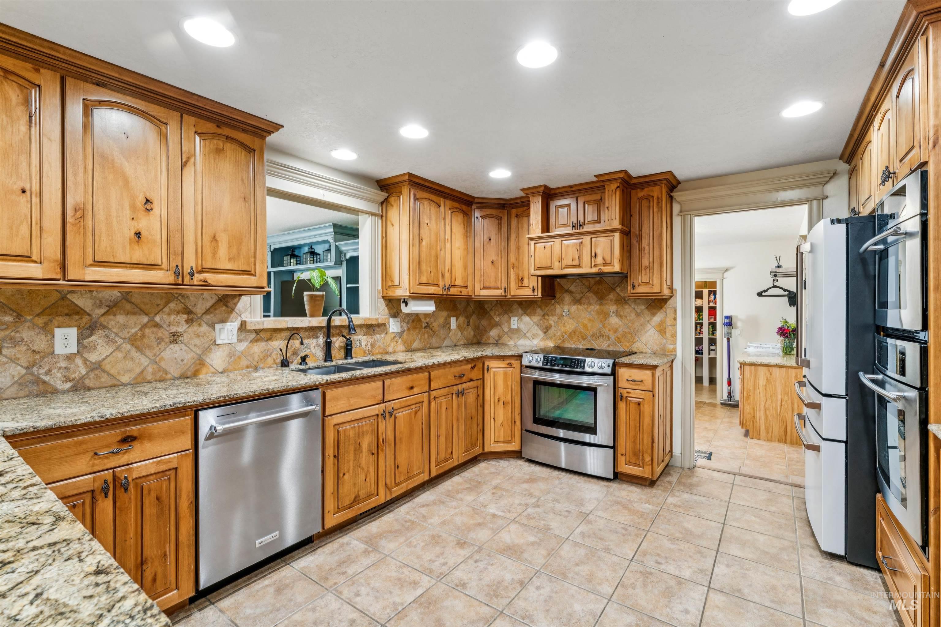 1550 S Artesian Road, Eagle, Idaho 83616, 4 Bedrooms, 3.5 Bathrooms, Residential For Sale, Price $2,290,000,MLS 98984640
