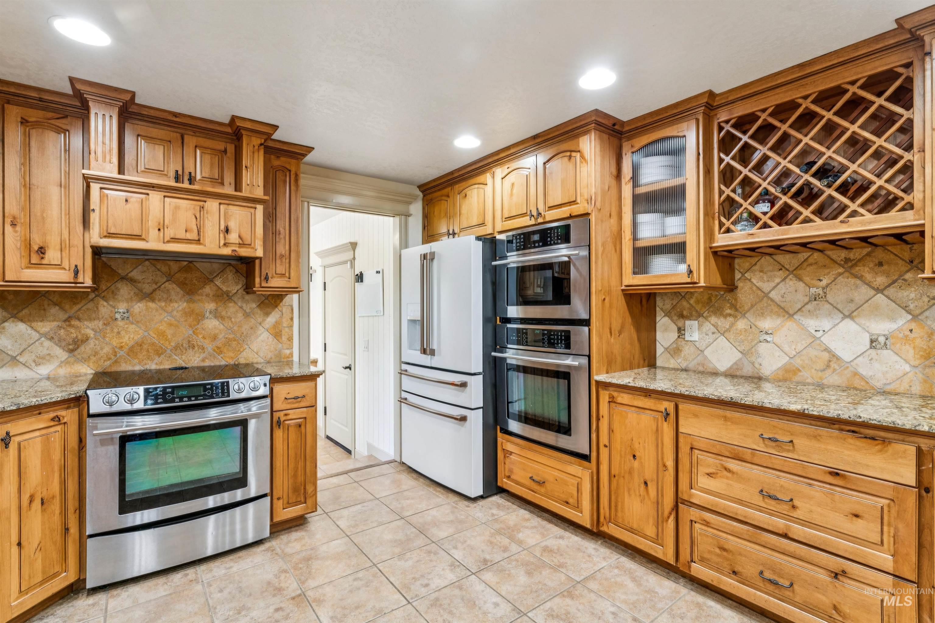 1550 S Artesian Road, Eagle, Idaho 83616, 4 Bedrooms, 3.5 Bathrooms, Residential For Sale, Price $2,290,000,MLS 98984640
