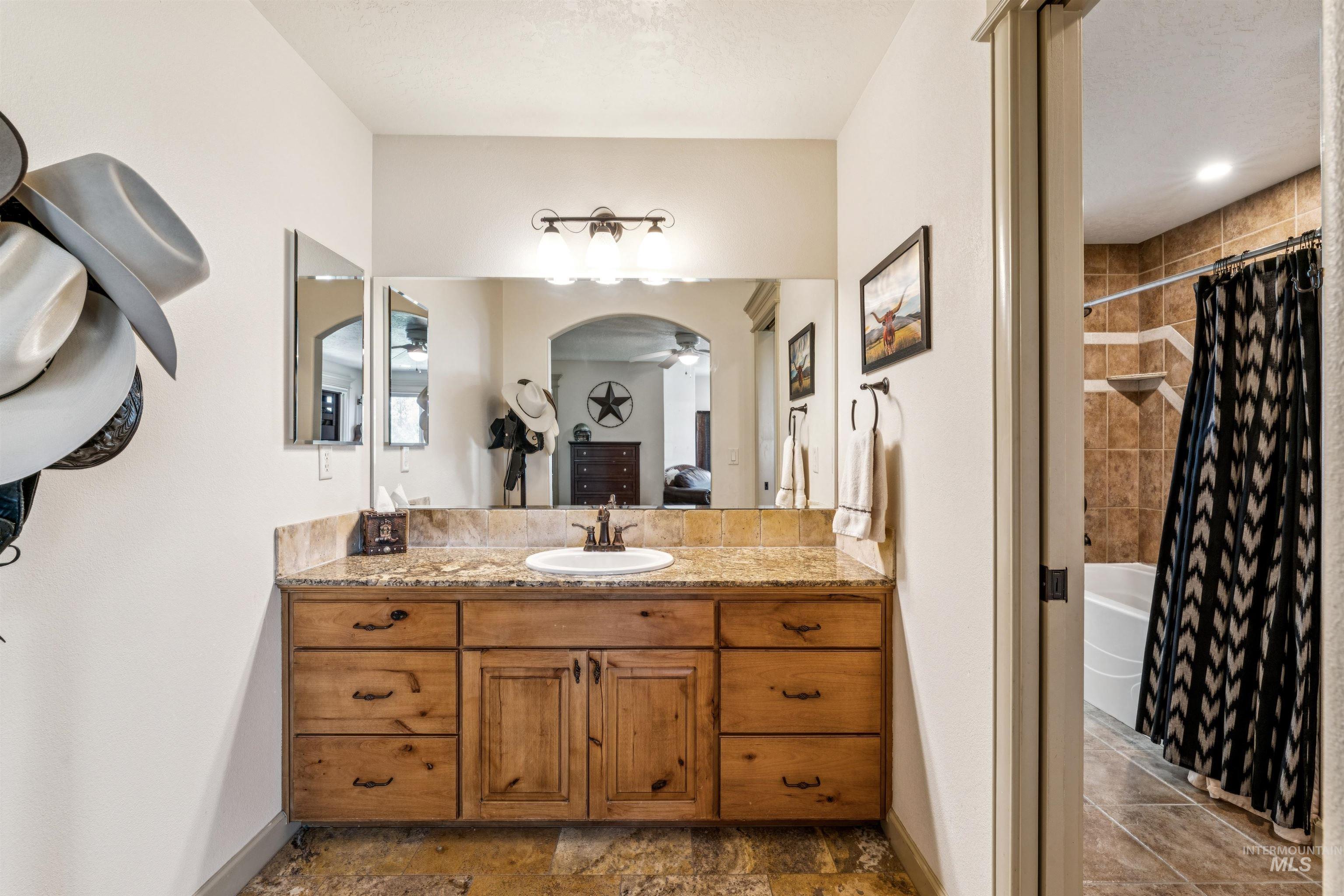 1550 S Artesian Road, Eagle, Idaho 83616, 4 Bedrooms, 3.5 Bathrooms, Residential For Sale, Price $2,290,000,MLS 98984640