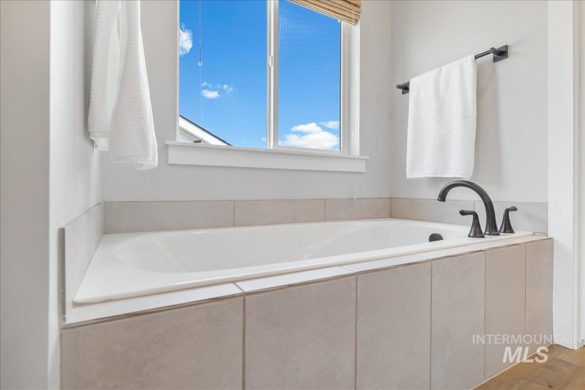 7134 W Storywood St, Boise, Idaho 83709-6263, 4 Bedrooms, 3 Bathrooms, Residential For Sale, Price $599,900,MLS 98984646