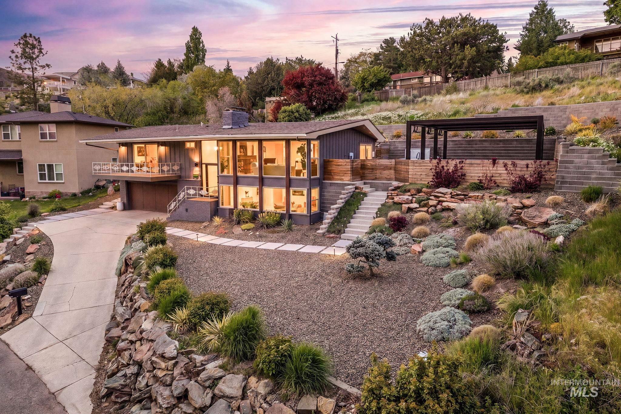 2008 S Travertine Way, Boise, Idaho 83712, 3 Bedrooms, 3 Bathrooms, Residential For Sale, Price $1,089,000,MLS 98984648