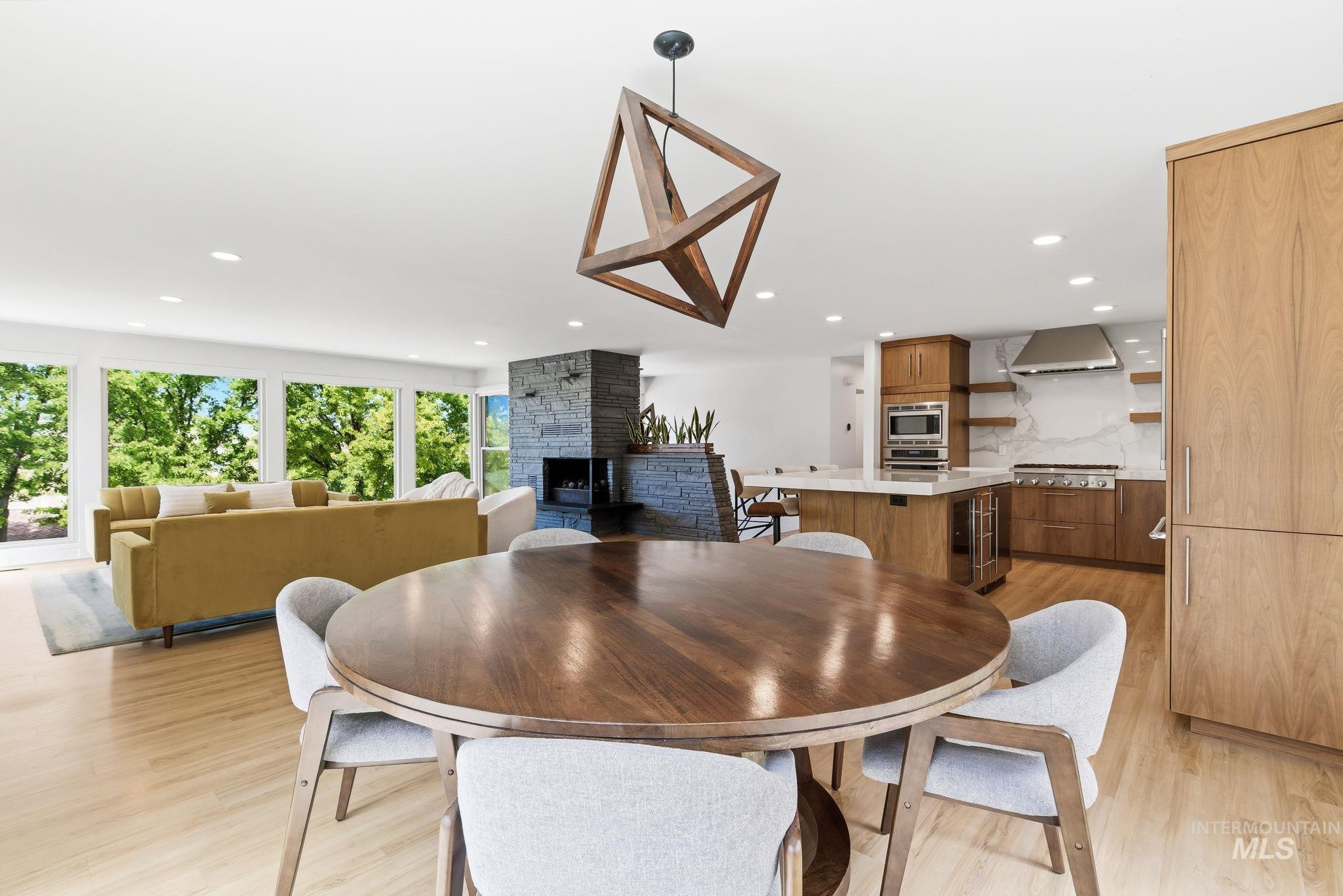2008 S Travertine Way, Boise, Idaho 83712, 3 Bedrooms, 3 Bathrooms, Residential For Sale, Price $1,089,000,MLS 98984648