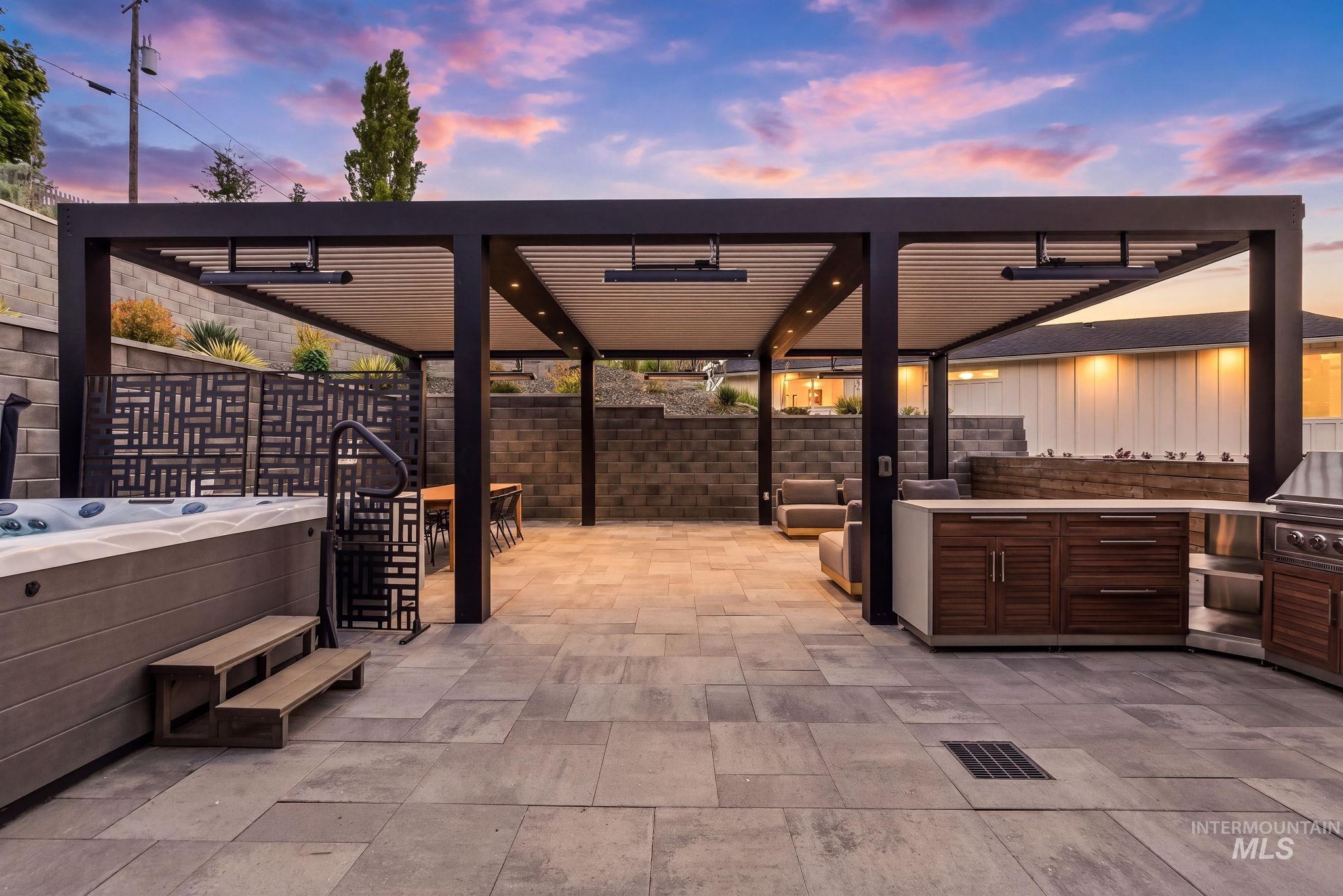 2008 S Travertine Way, Boise, Idaho 83712, 3 Bedrooms, 3 Bathrooms, Residential For Sale, Price $1,089,000,MLS 98984648