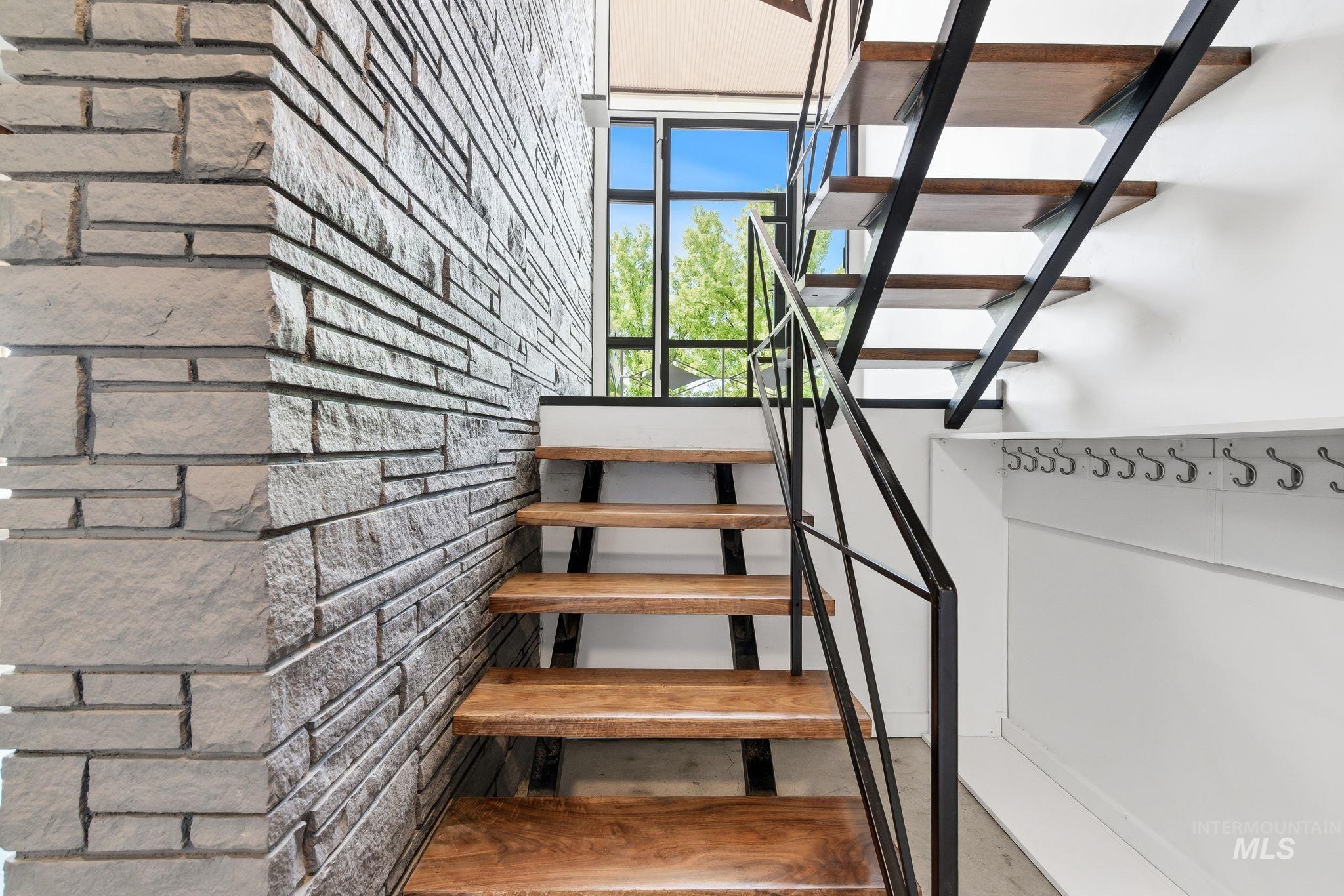 2008 S Travertine Way, Boise, Idaho 83712, 3 Bedrooms, 3 Bathrooms, Residential For Sale, Price $1,089,000,MLS 98984648