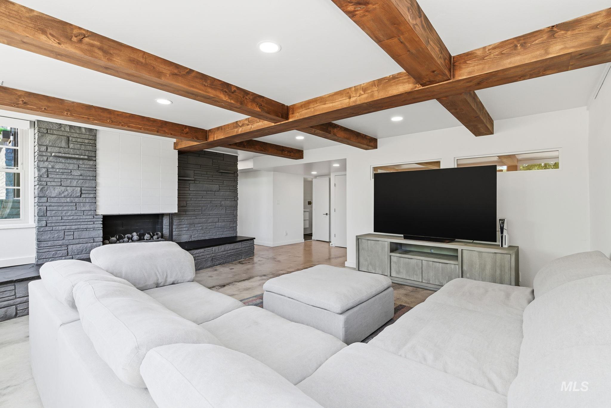 2008 S Travertine Way, Boise, Idaho 83712, 3 Bedrooms, 3 Bathrooms, Residential For Sale, Price $1,089,000,MLS 98984648