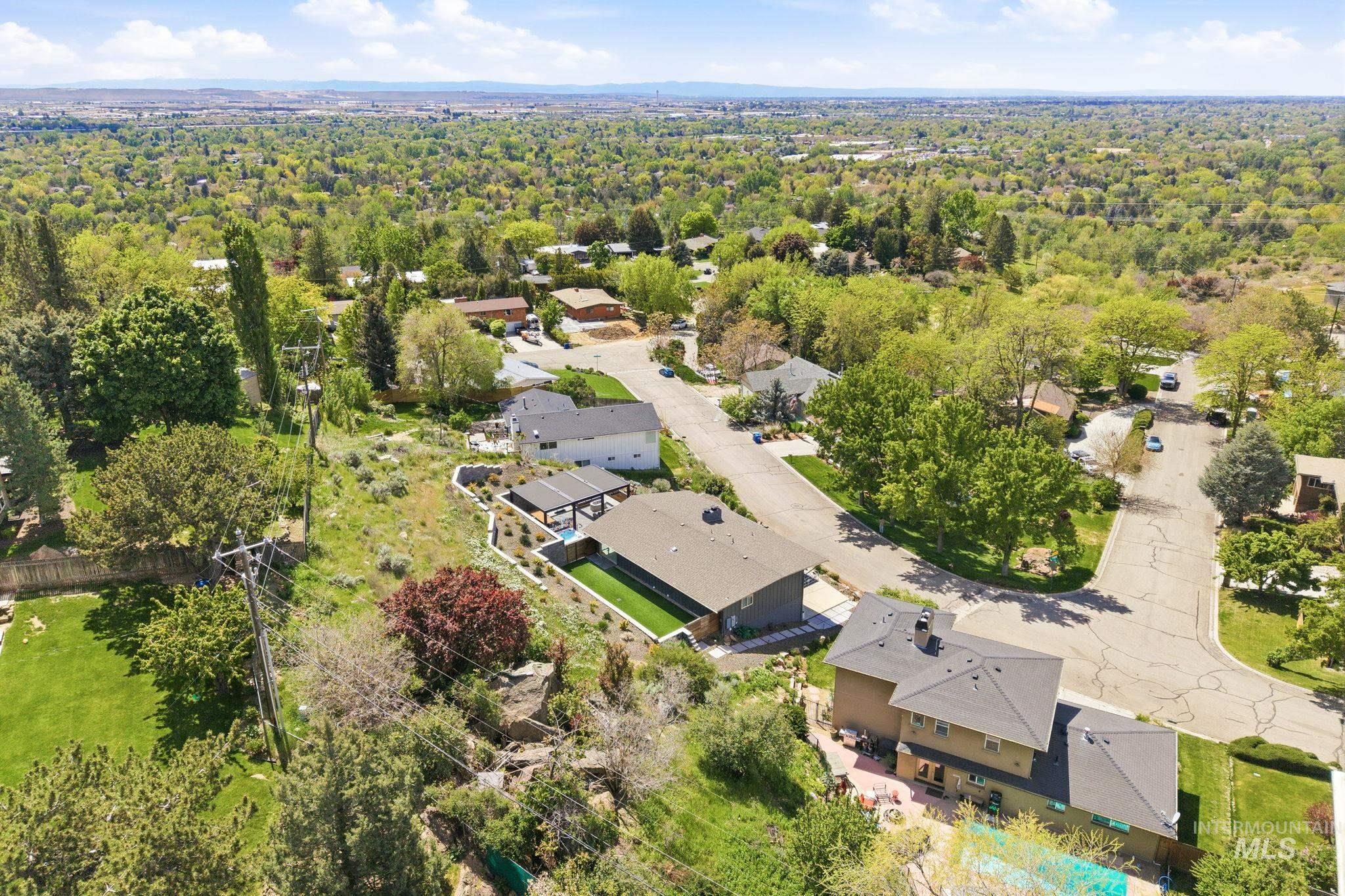 2008 S Travertine Way, Boise, Idaho 83712, 3 Bedrooms, 3 Bathrooms, Residential For Sale, Price $1,089,000,MLS 98984648