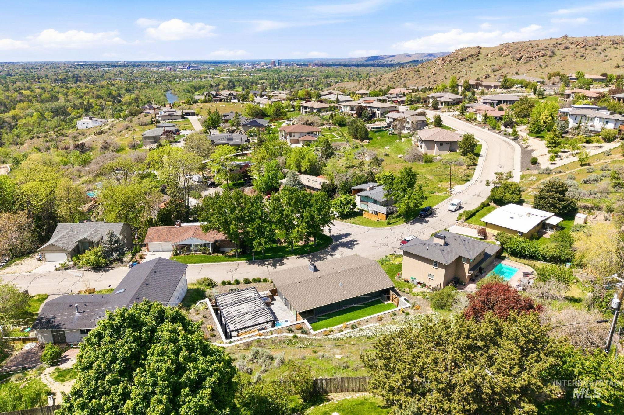 2008 S Travertine Way, Boise, Idaho 83712, 3 Bedrooms, 3 Bathrooms, Residential For Sale, Price $1,089,000,MLS 98984648