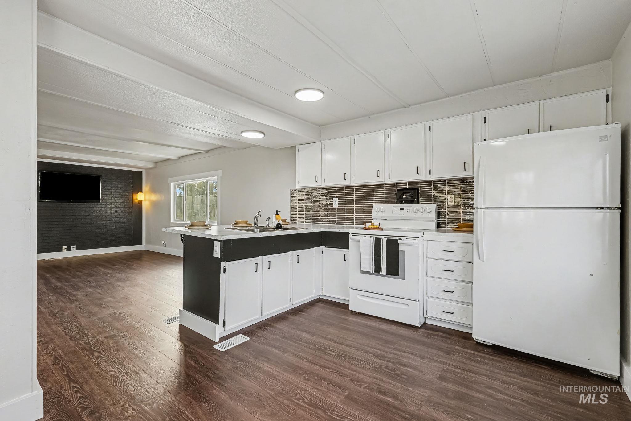 415 E 44th St, Garden City, Idaho 83714, 2 Bedrooms, 1 Bathroom, Residential For Sale, Price $67,999,MLS 98984650