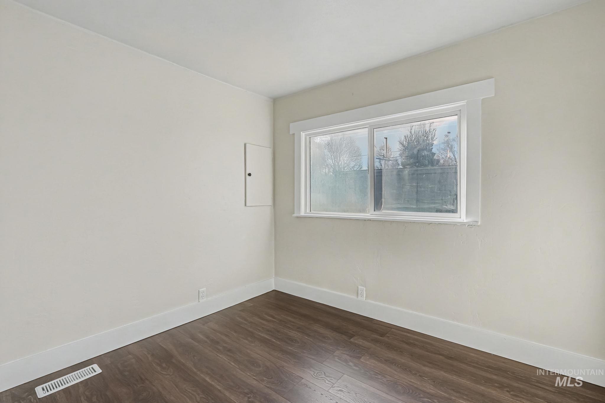 415 E 44th St, Garden City, Idaho 83714, 2 Bedrooms, 1 Bathroom, Residential For Sale, Price $67,999,MLS 98984650
