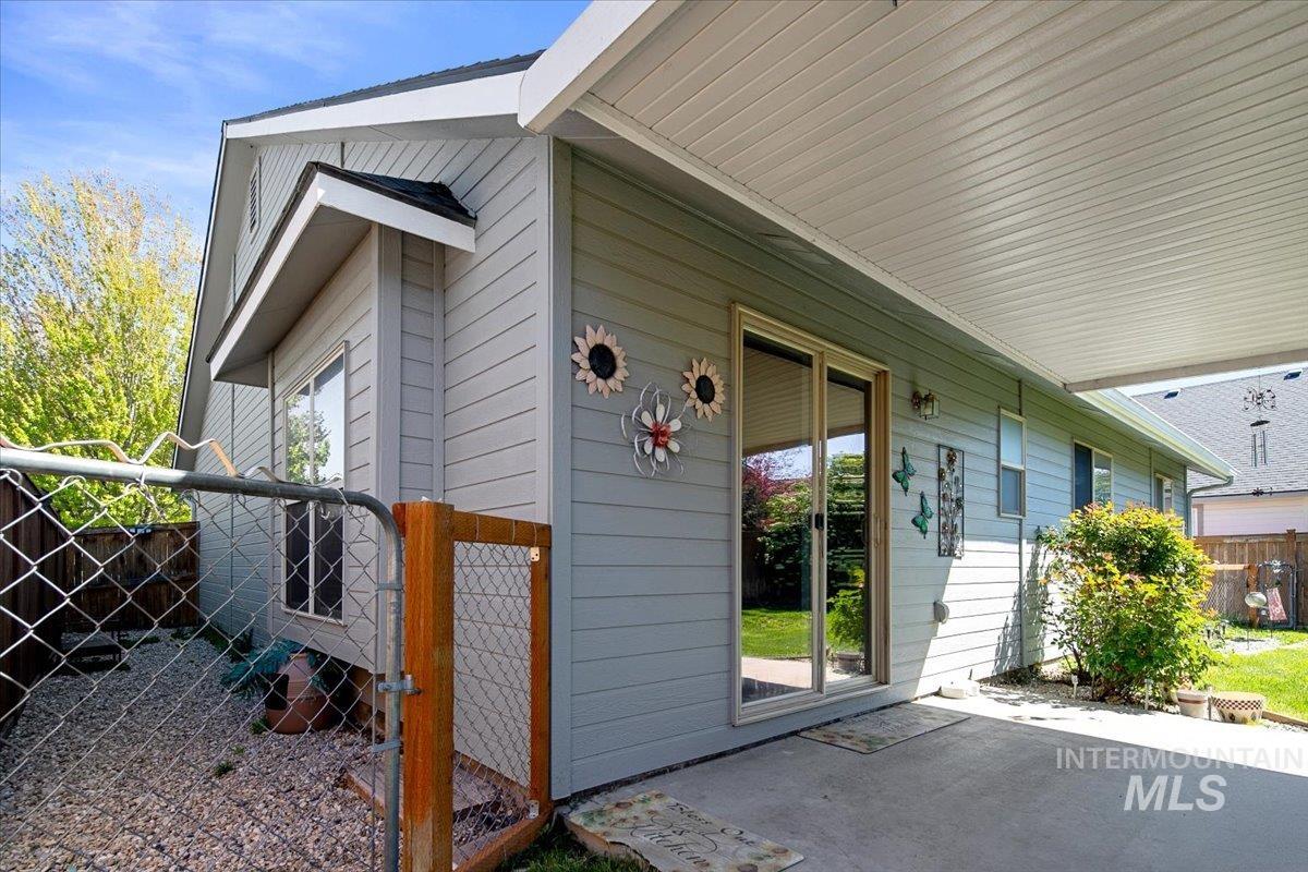 11127 W Springgold, Boise, Idaho 83709, 3 Bedrooms, 2 Bathrooms, Residential For Sale, Price $419,900, 98984651