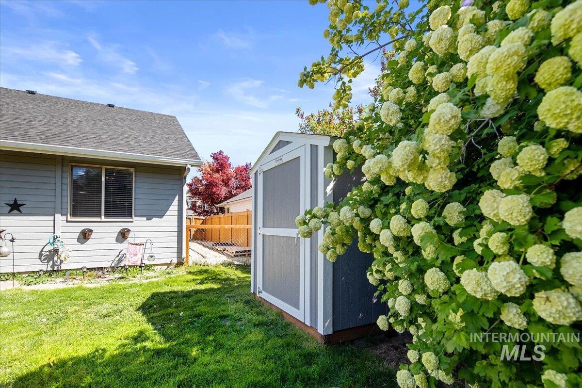 11127 W Springgold, Boise, Idaho 83709, 3 Bedrooms, 2 Bathrooms, Residential For Sale, Price $419,900, 98984651