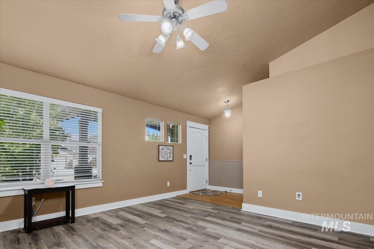 11127 W Springgold, Boise, Idaho 83709, 3 Bedrooms, 2 Bathrooms, Residential For Sale, Price $419,900, 98984651