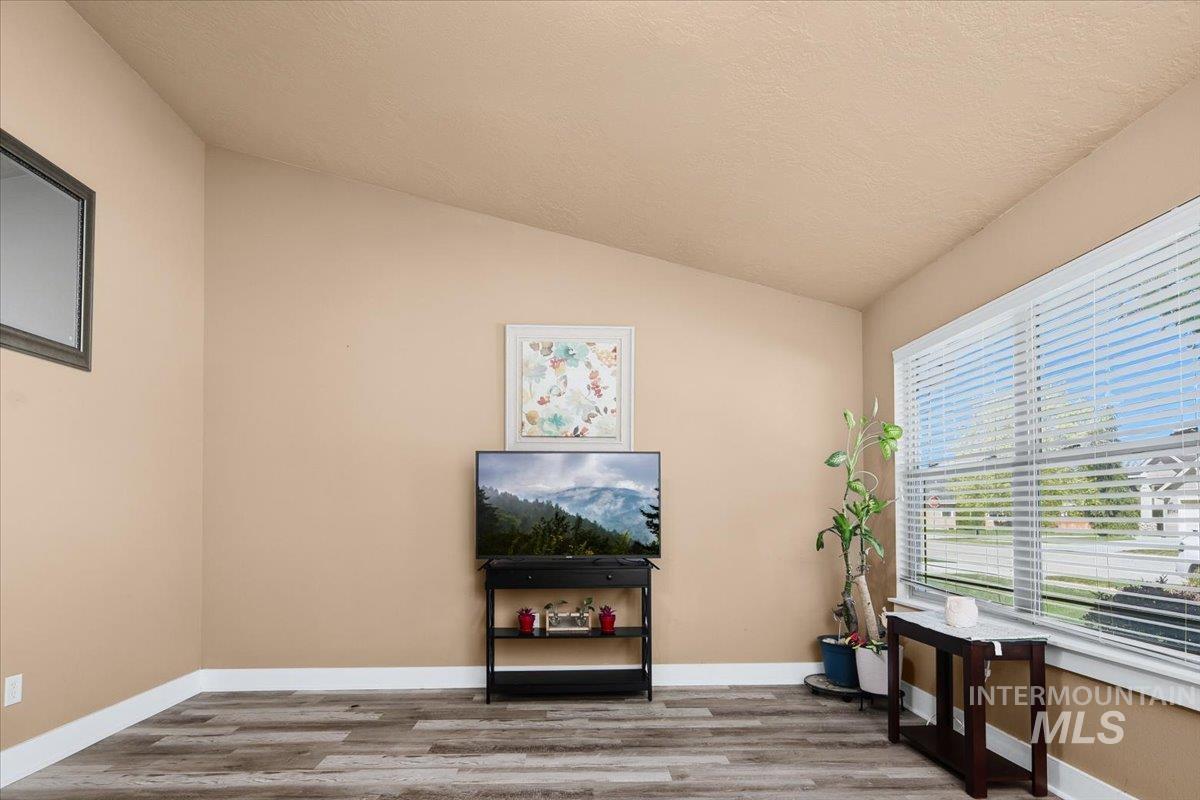 11127 W Springgold, Boise, Idaho 83709, 3 Bedrooms, 2 Bathrooms, Residential For Sale, Price $419,900, 98984651