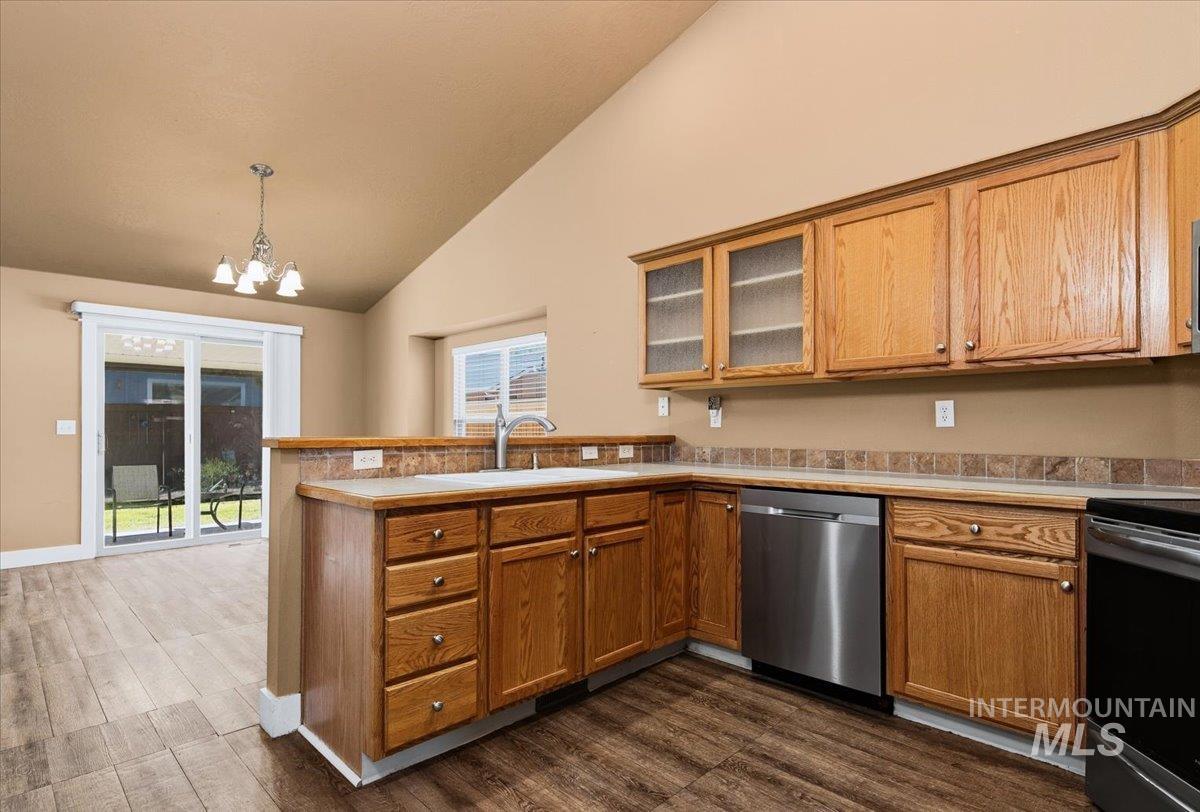 11127 W Springgold, Boise, Idaho 83709, 3 Bedrooms, 2 Bathrooms, Residential For Sale, Price $419,900, 98984651