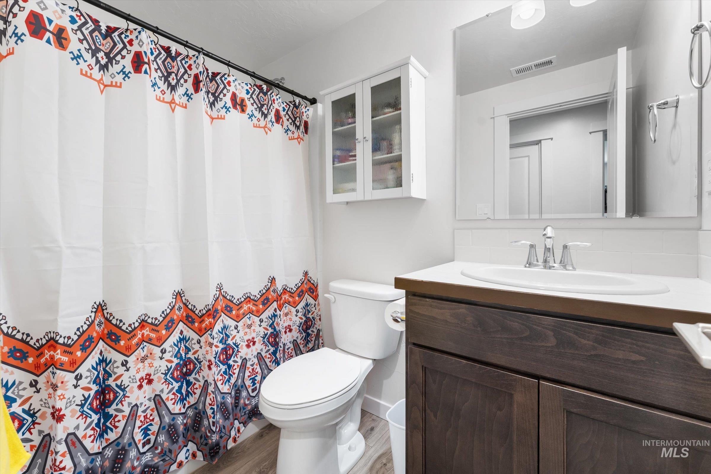 6819 S Maverick Way, Boise, Idaho 83709, 3 Bedrooms, 2 Bathrooms, Residential For Sale, Price $425,000,MLS 98984655