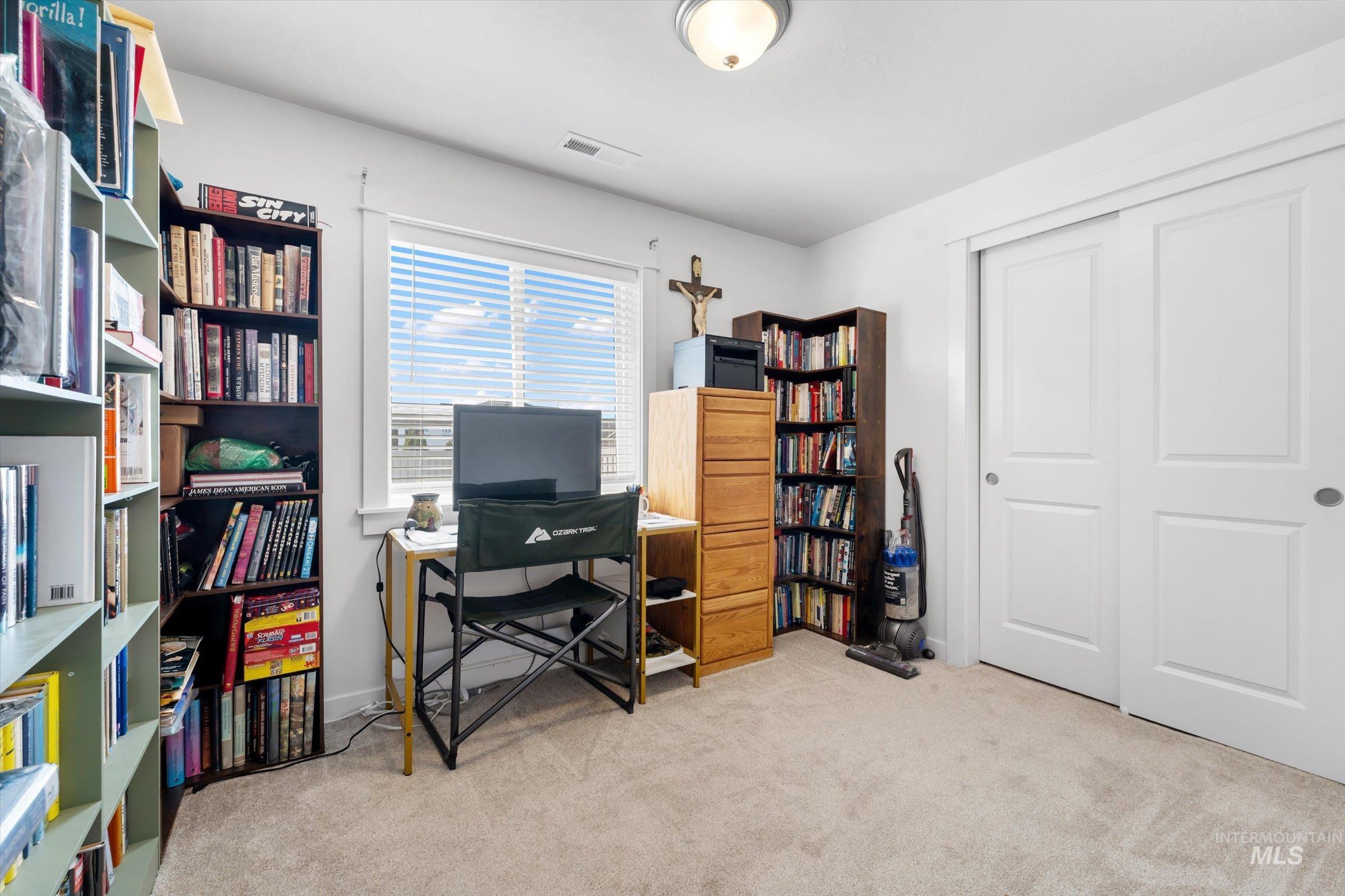 6819 S Maverick Way, Boise, Idaho 83709, 3 Bedrooms, 2 Bathrooms, Residential For Sale, Price $425,000,MLS 98984655