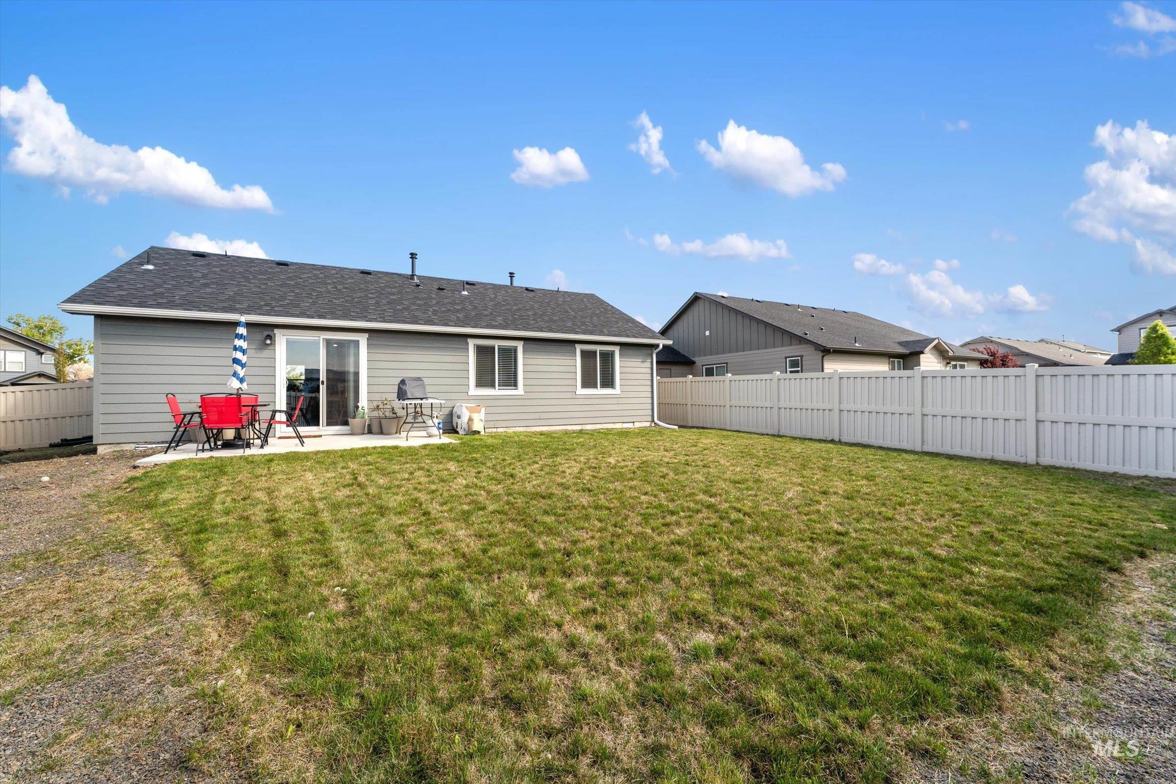6819 S Maverick Way, Boise, Idaho 83709, 3 Bedrooms, 2 Bathrooms, Residential For Sale, Price $425,000,MLS 98984655