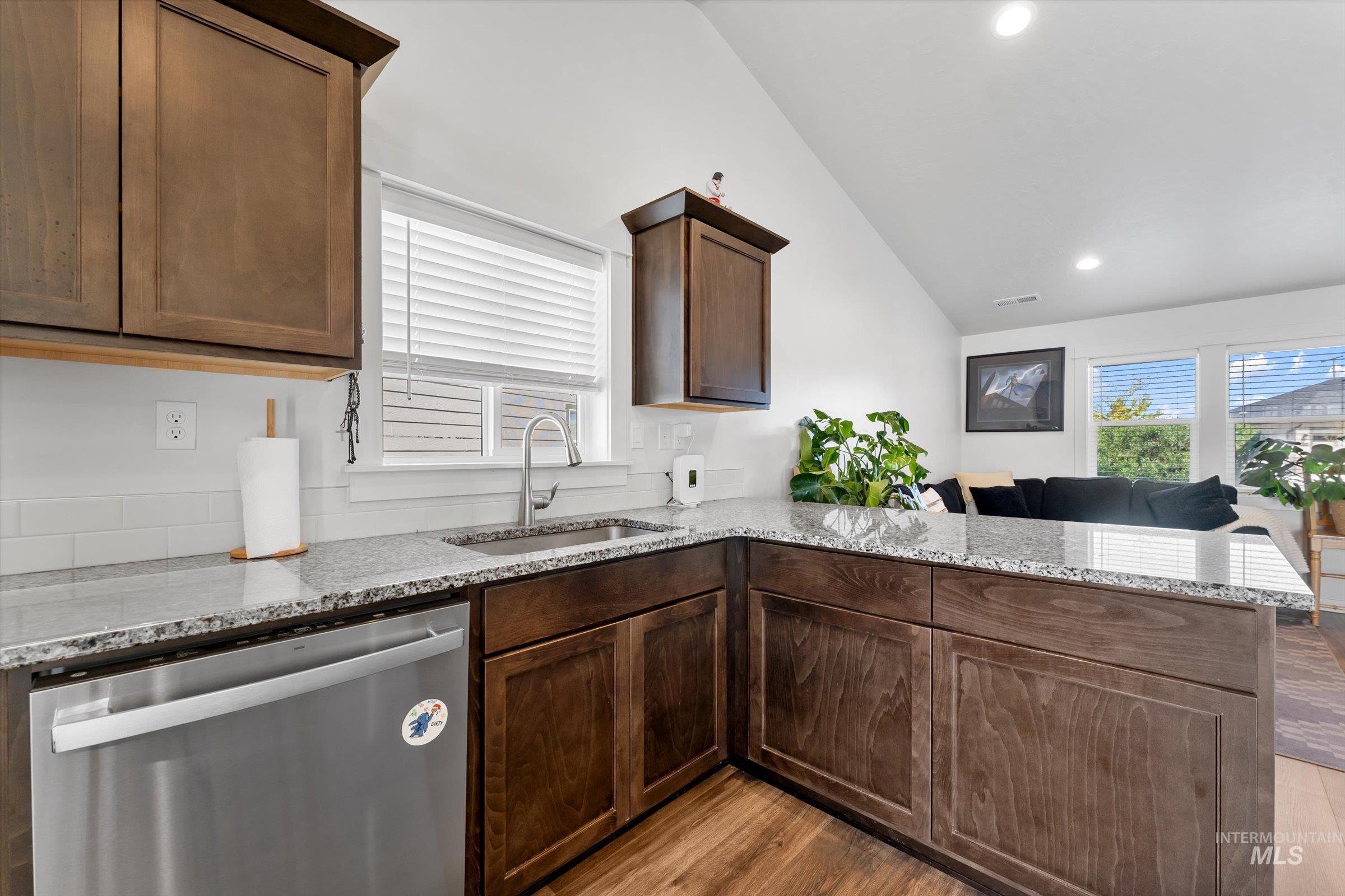 6819 S Maverick Way, Boise, Idaho 83709, 3 Bedrooms, 2 Bathrooms, Residential For Sale, Price $425,000,MLS 98984655