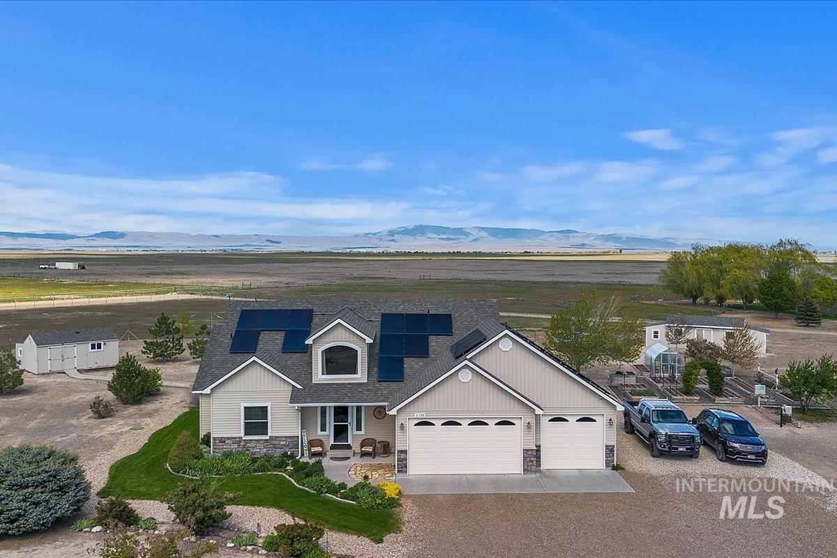 6100 SW Shady Ct., Mountain Home, Idaho 83647, 3 Bedrooms, 2.5 Bathrooms, Residential For Sale, Price $690,000,MLS 98984657