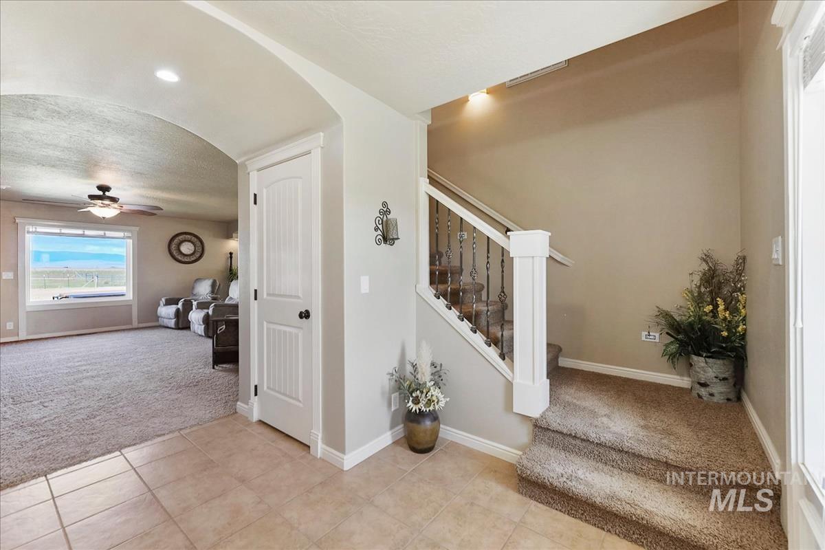 6100 SW Shady Ct., Mountain Home, Idaho 83647, 3 Bedrooms, 2.5 Bathrooms, Residential For Sale, Price $690,000,MLS 98984657