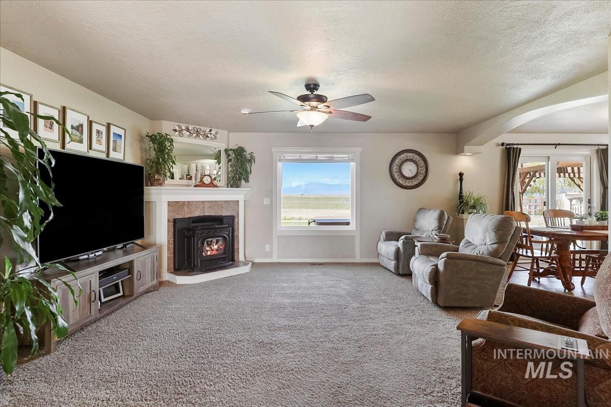 6100 SW Shady Ct., Mountain Home, Idaho 83647, 3 Bedrooms, 2.5 Bathrooms, Residential For Sale, Price $690,000,MLS 98984657