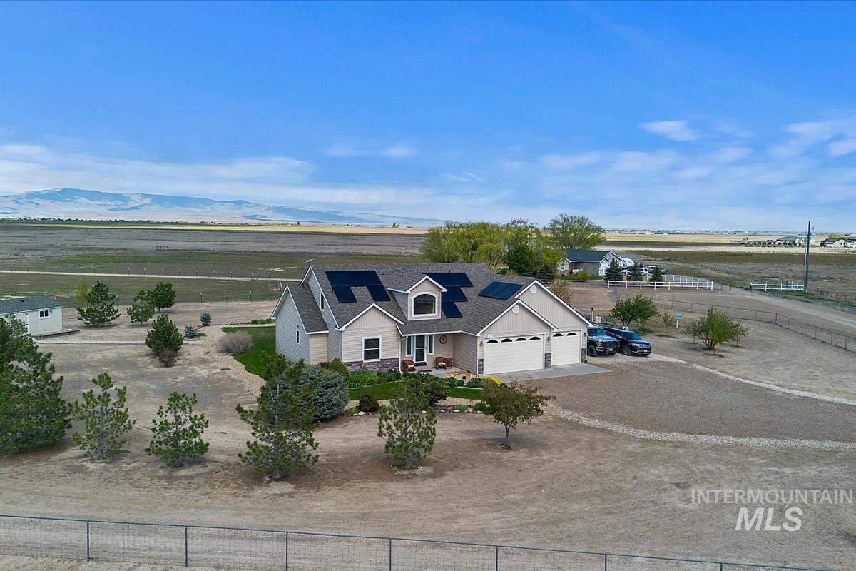 6100 SW Shady Ct., Mountain Home, Idaho 83647, 3 Bedrooms, 2.5 Bathrooms, Residential For Sale, Price $690,000,MLS 98984657